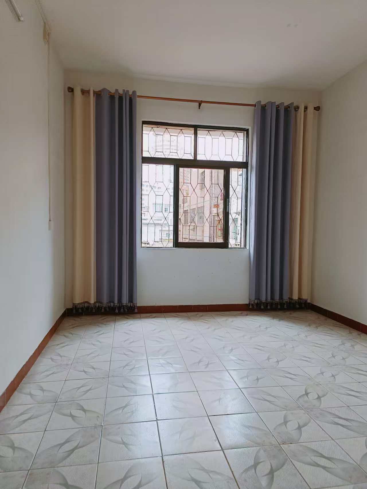 市公安局大同里宿舍区(大同一横路2号单位宿舍) 3室2厅1卫 2100.0元/月 市公安局大同里宿舍区(大同一横路2号单位宿舍) 3室2厅1卫 2100.0元/月户型图