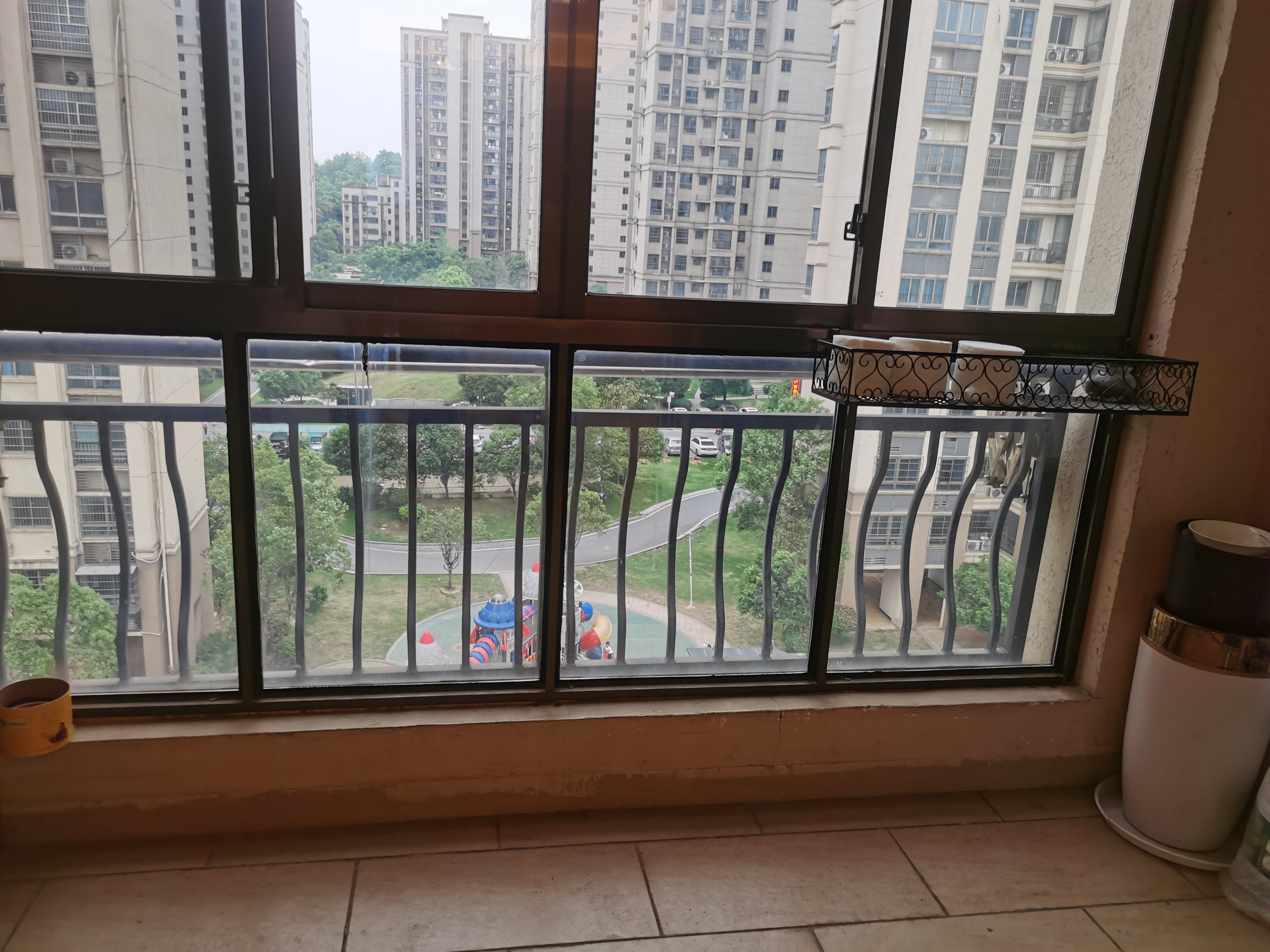 碧桂园 3室2厅1卫 1600.00元/月 碧桂园 3室2厅1卫 1600.00元/月室内图