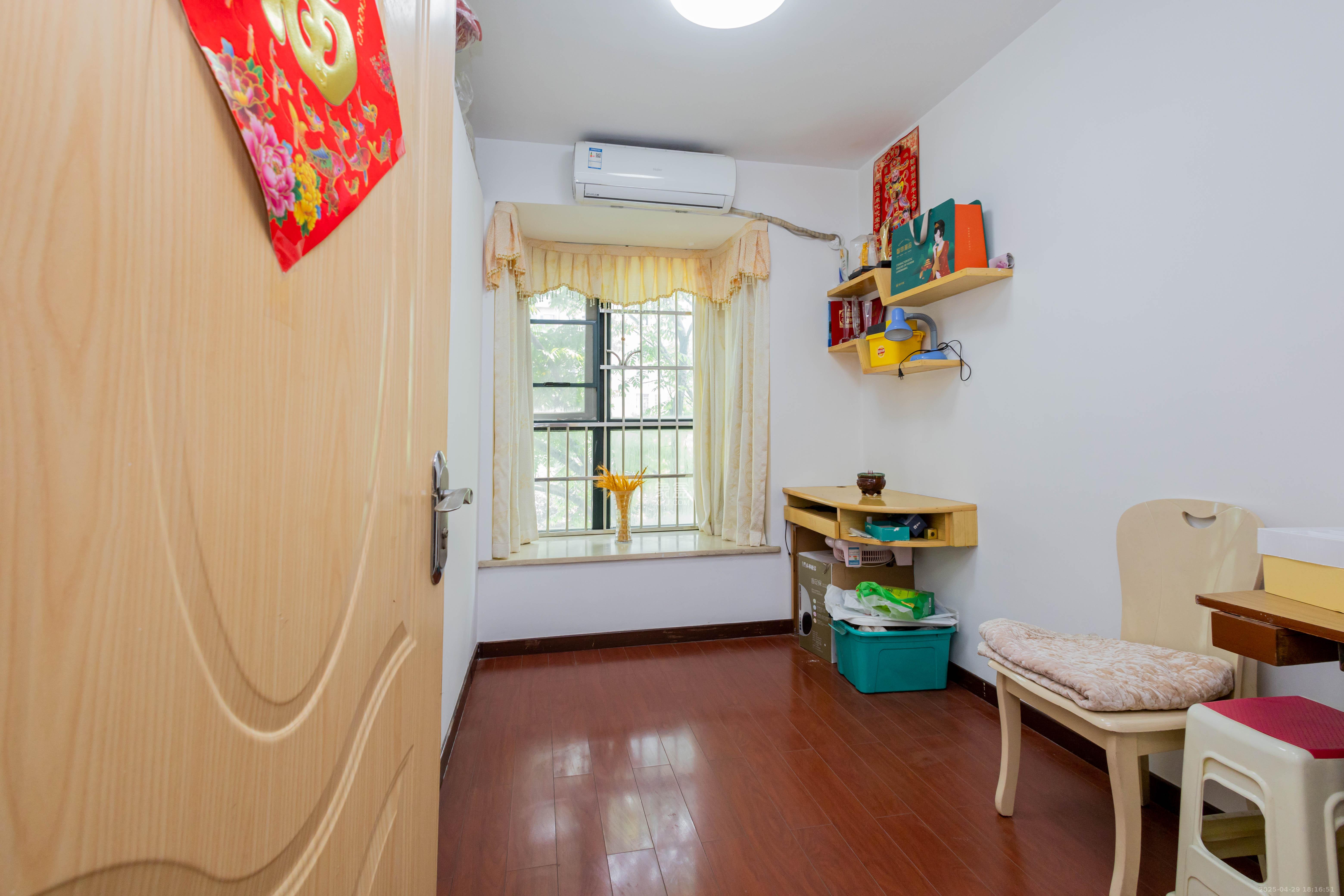 东岸锦城(东方人家)  3室2厅1卫    76.0万 东岸锦城(东方人家)  3室2厅1卫    76.0万卧室