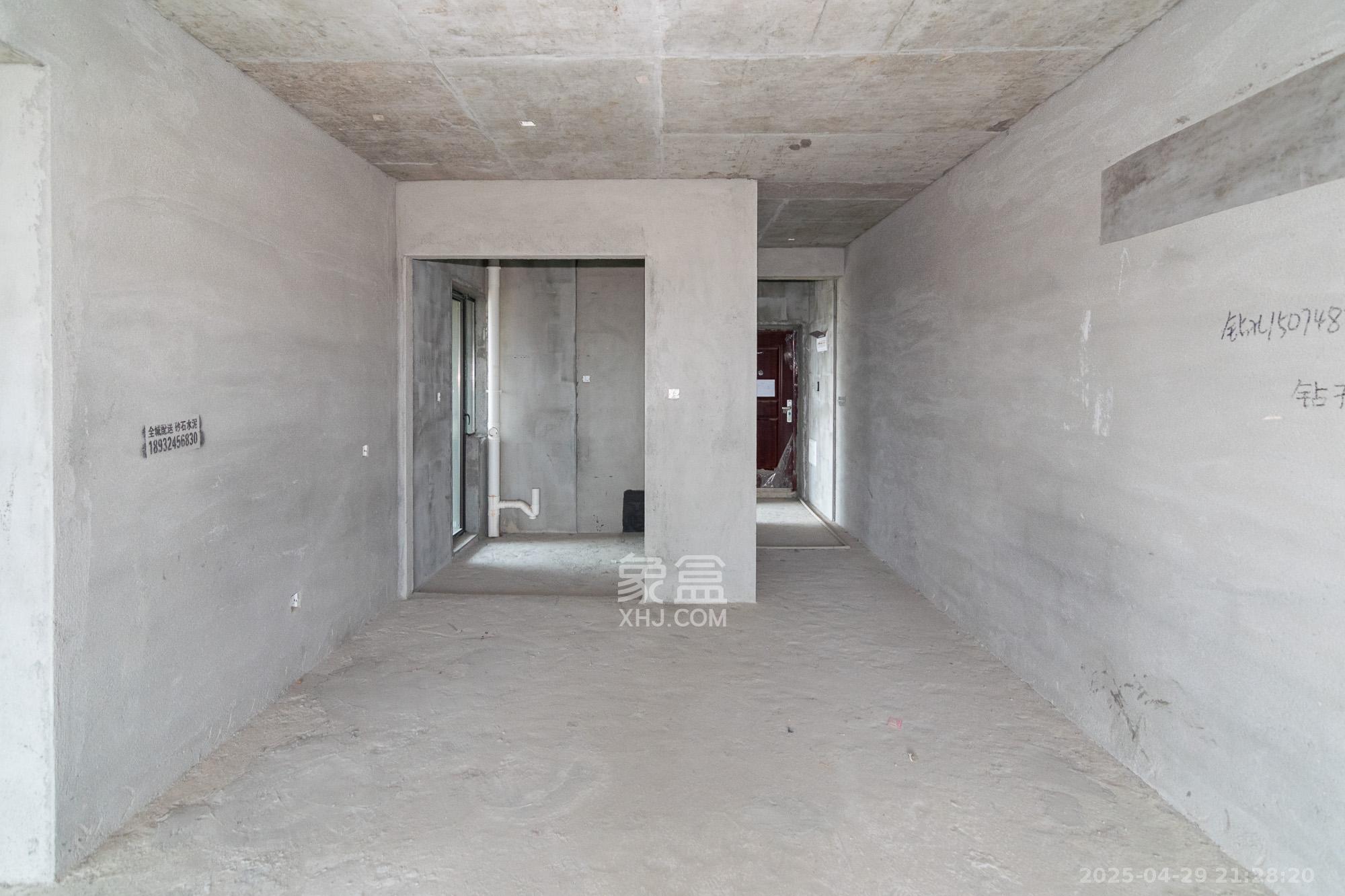 润和山水郡 3室2厅1卫 61.8万 润和山水郡 3室2厅1卫 61.8万客厅