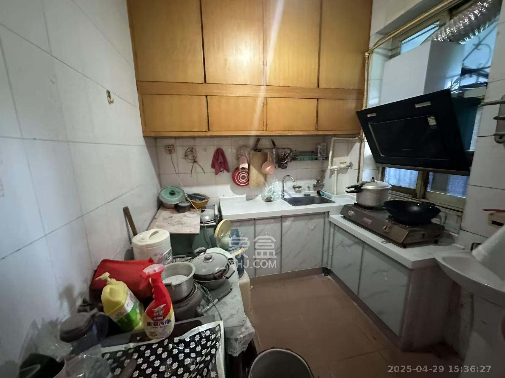 妹子山社区(曙光社区)  1室1厅1卫    1100.0元/月 妹子山社区(曙光社区)  1室1厅1卫    1100.0元/月室内图