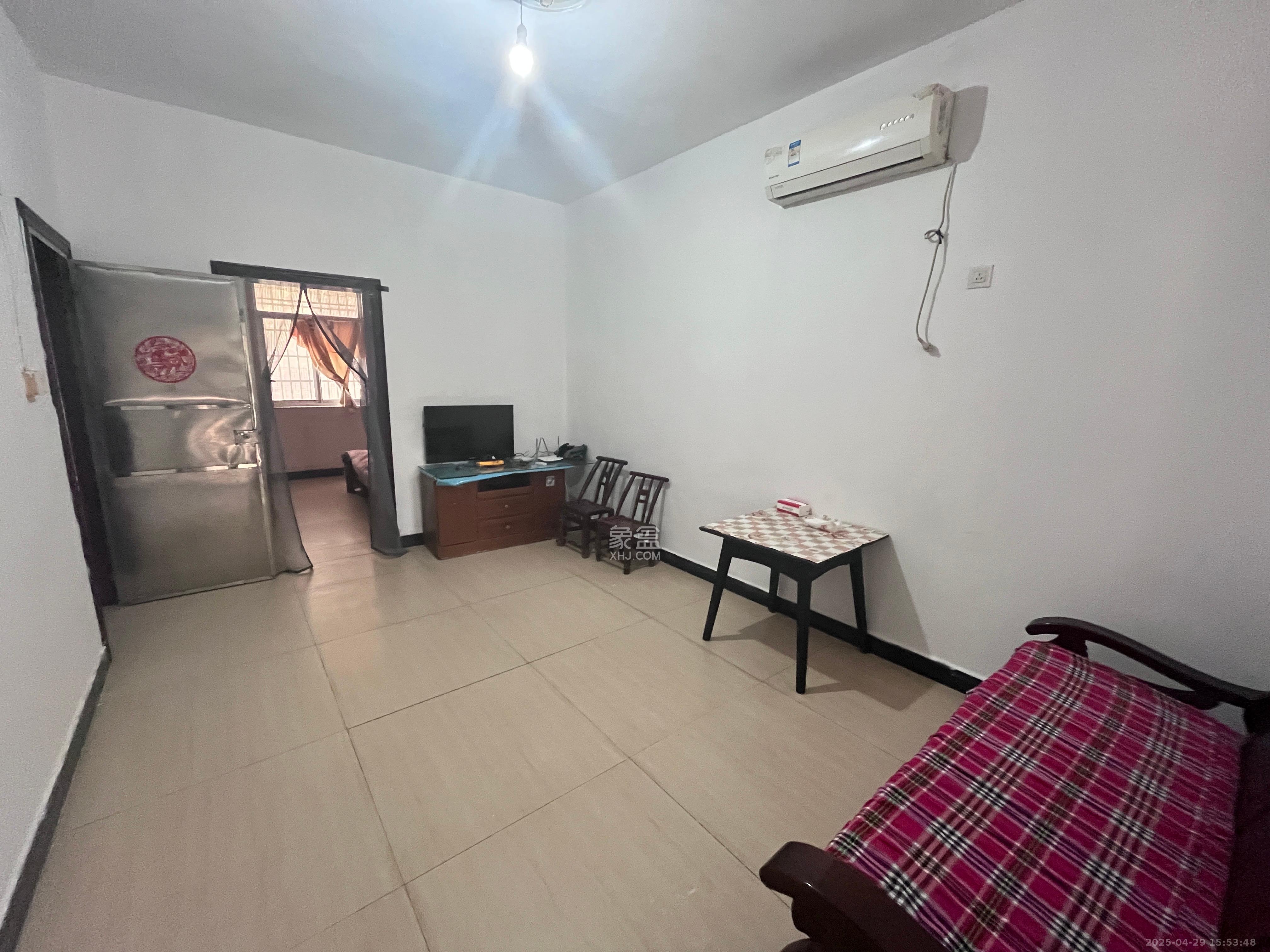 湘江花苑小区  2室2厅1卫    1400.0元/月 湘江花苑小区  2室2厅1卫    1400.0元/月