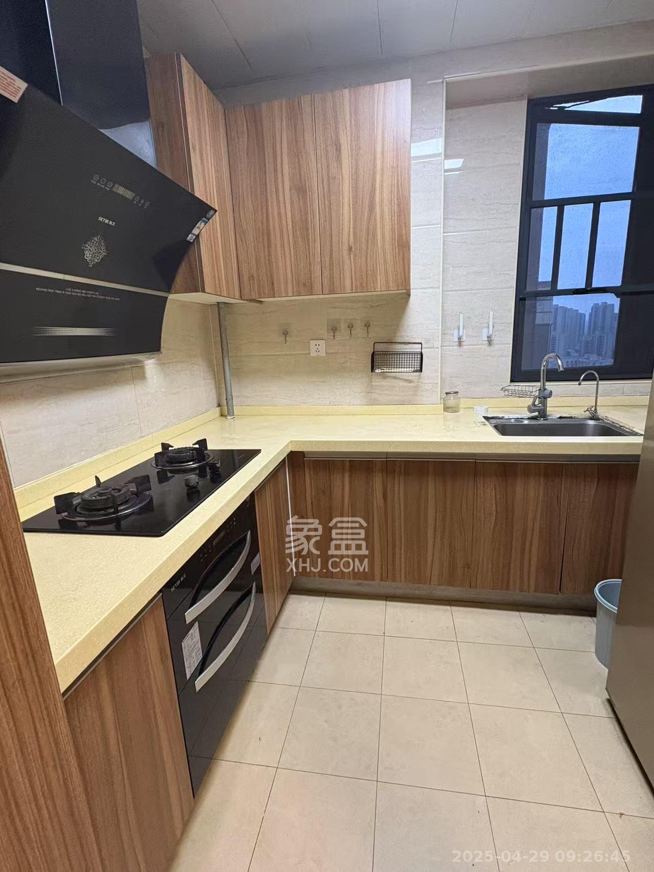 麓谷小镇  3室2厅1卫   2600.00元/月室内图
