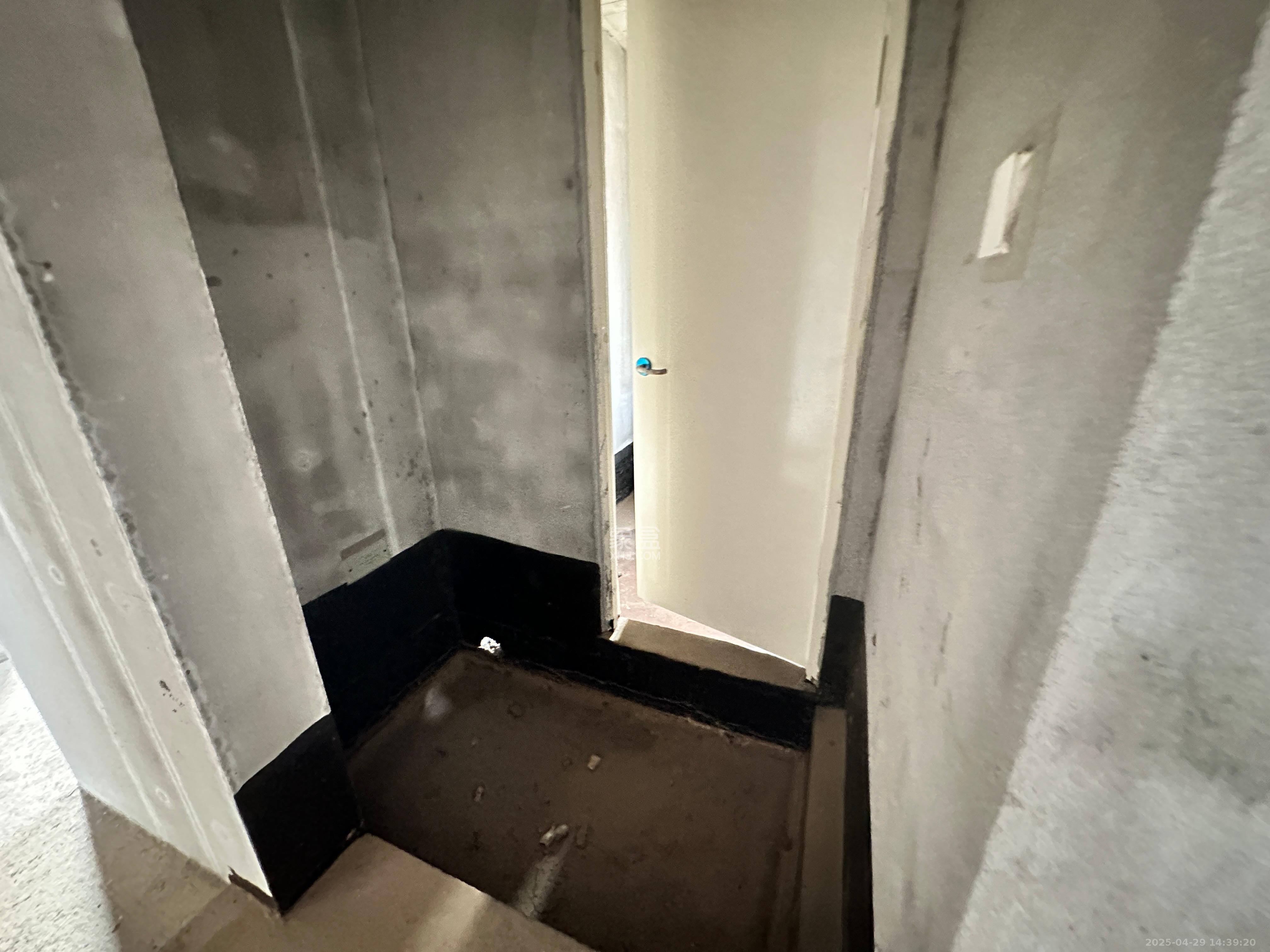 长房时代公馆 4室2厅2卫 88.8万 长房时代公馆 4室2厅2卫 88.8万客厅