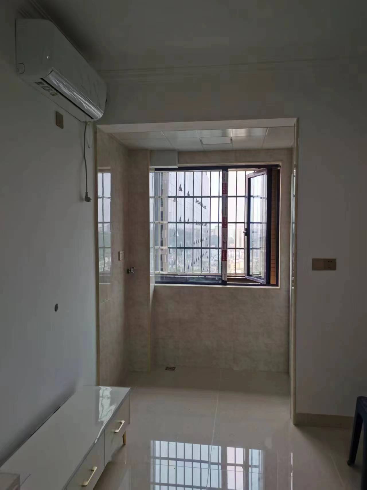 鹏泰国际  3室2厅2卫    3100.0元/月室内图