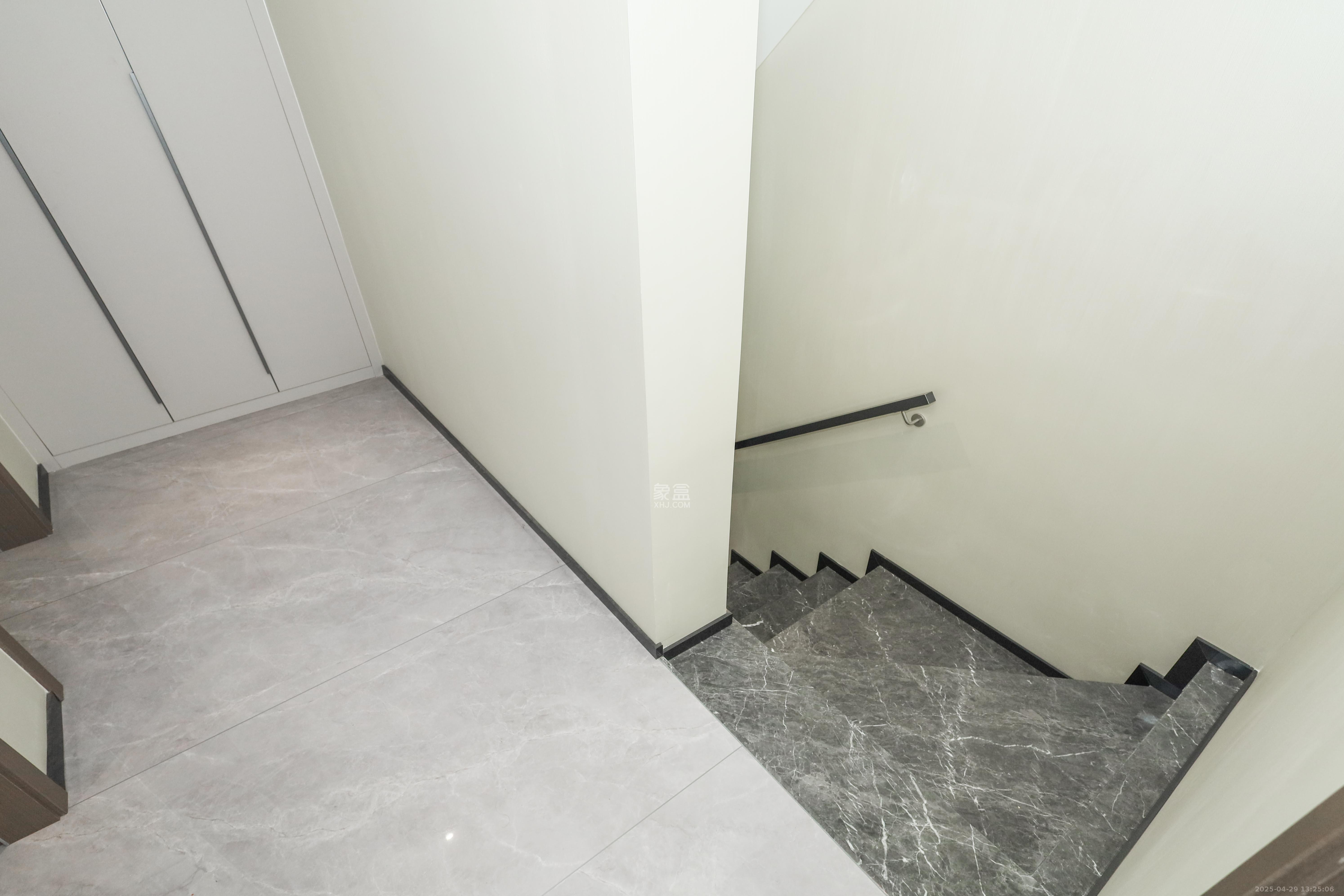 建发央著  4室2厅2卫   388.00万其他