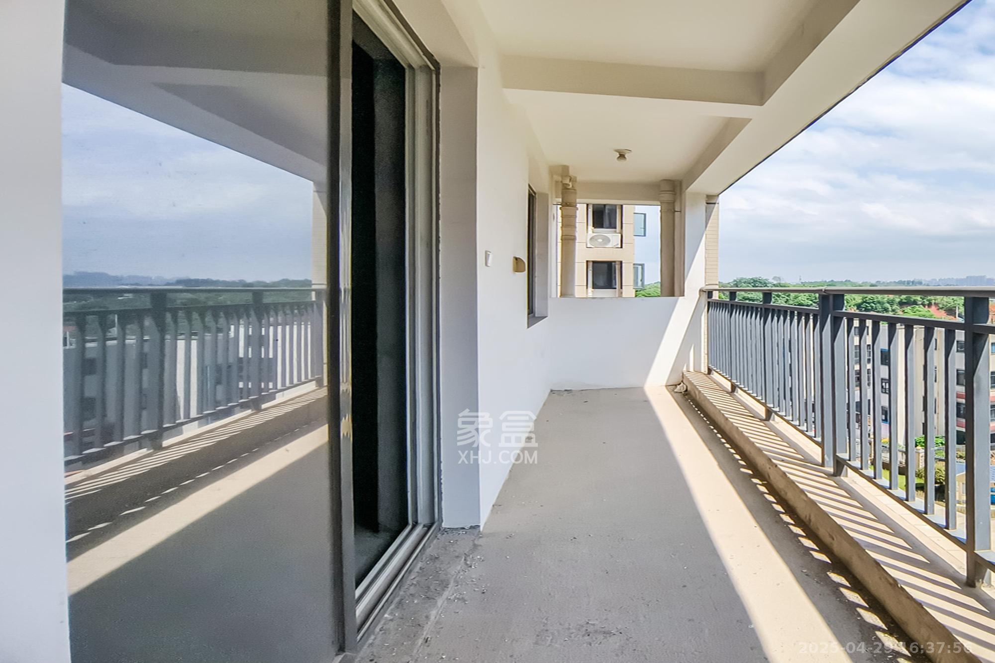 和悦城(蟠龙景苑) 3室2厅1卫 80.0万 和悦城(蟠龙景苑) 3室2厅1卫 80.0万阳台