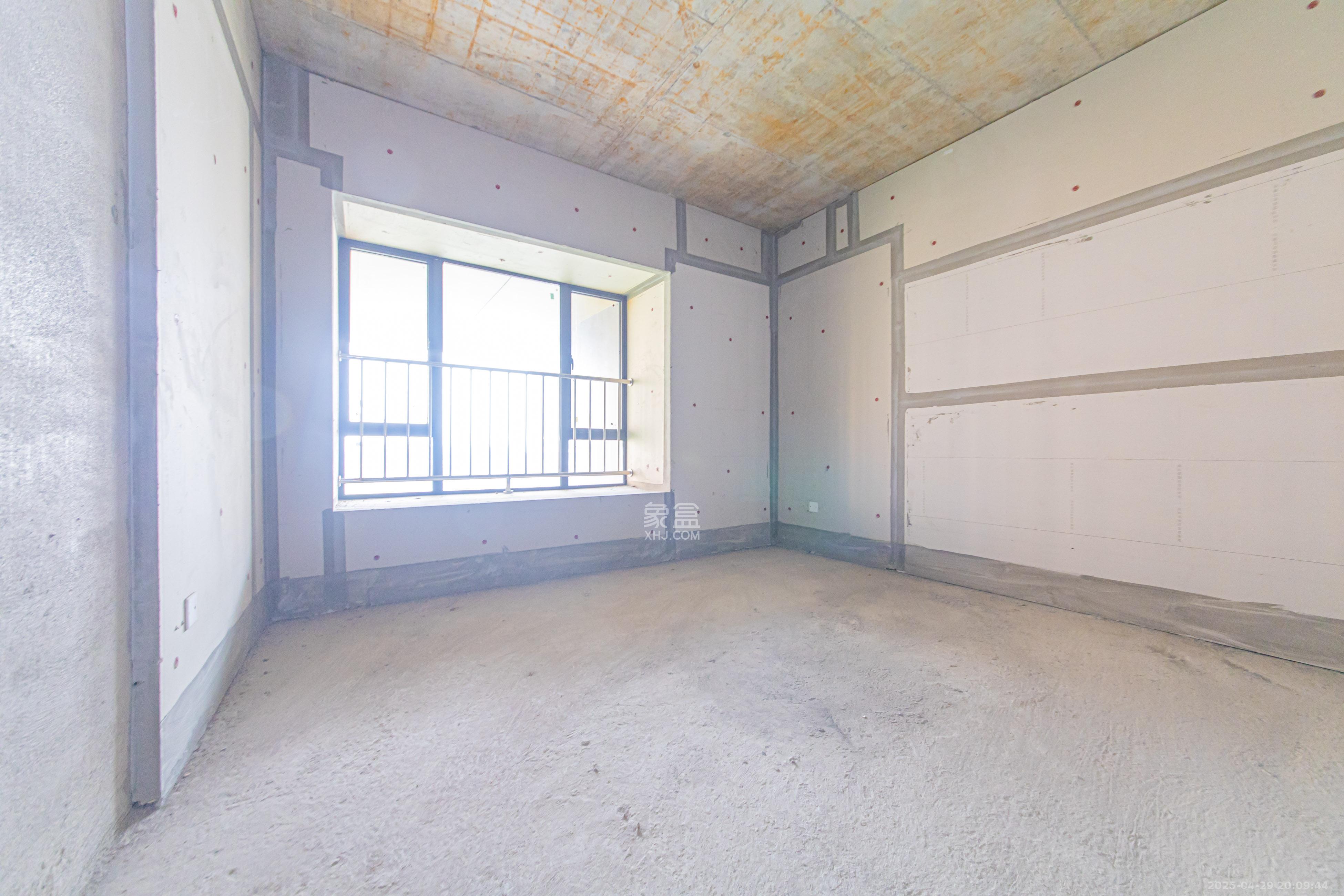 福天藏郡院子  5室2厅2卫    165.0万 福天藏郡院子  5室2厅2卫    165.0万卧室