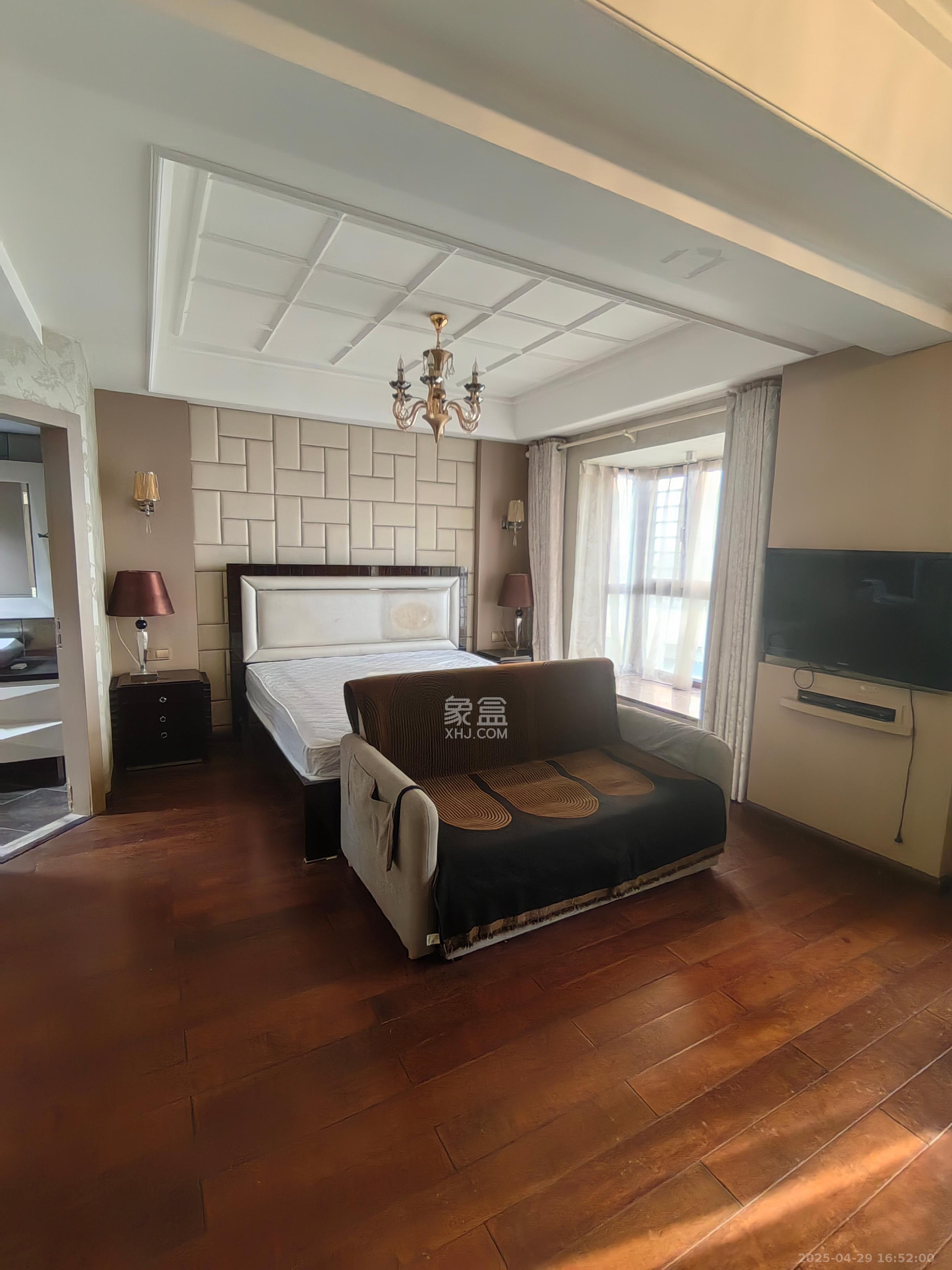 梦泽园 3室2厅2卫 4300.0元/月 梦泽园 3室2厅2卫 4300.0元/月室内图