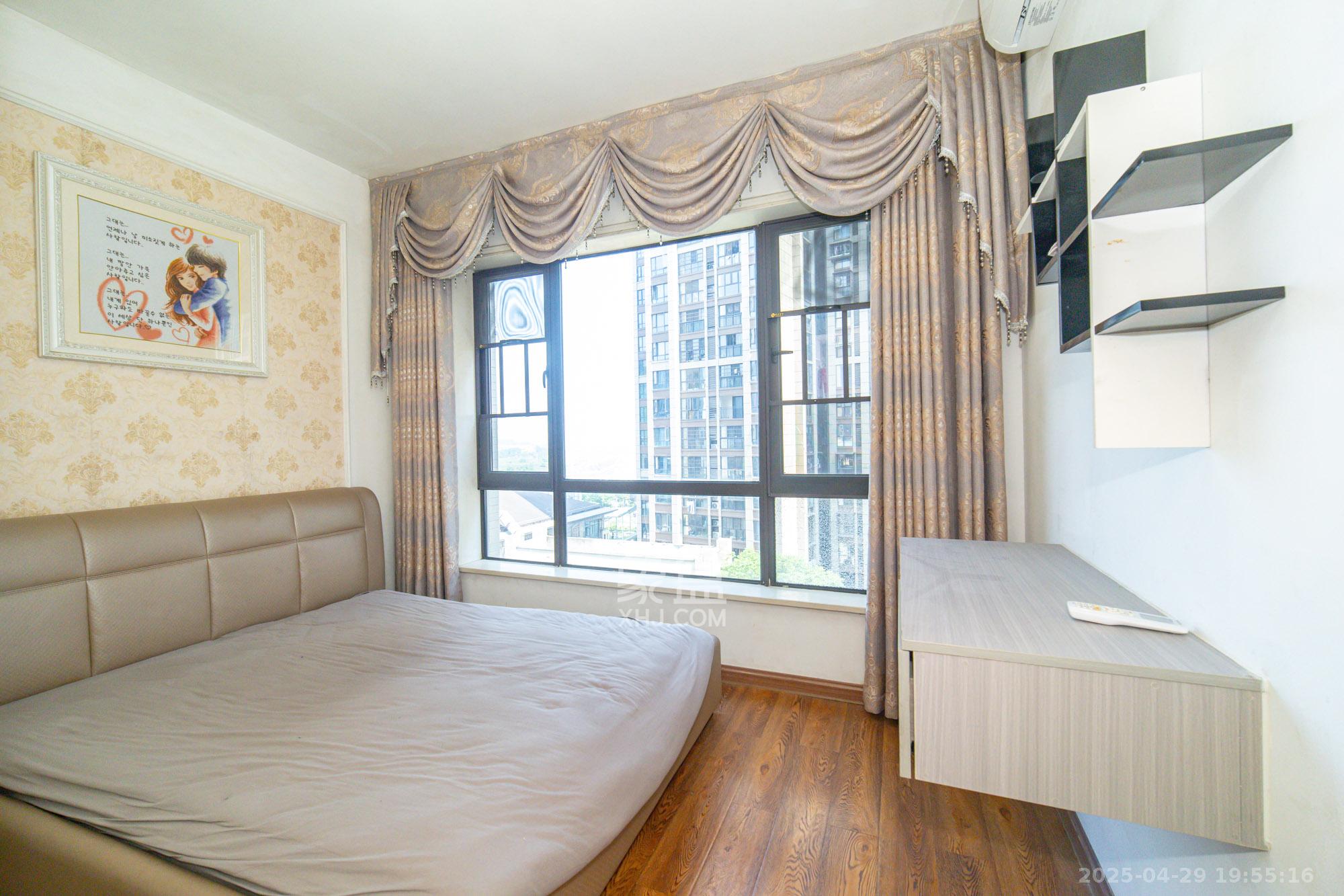 国泰九龙湾 4室2厅2卫 125.0万 国泰九龙湾 4室2厅2卫 125.0万卧室