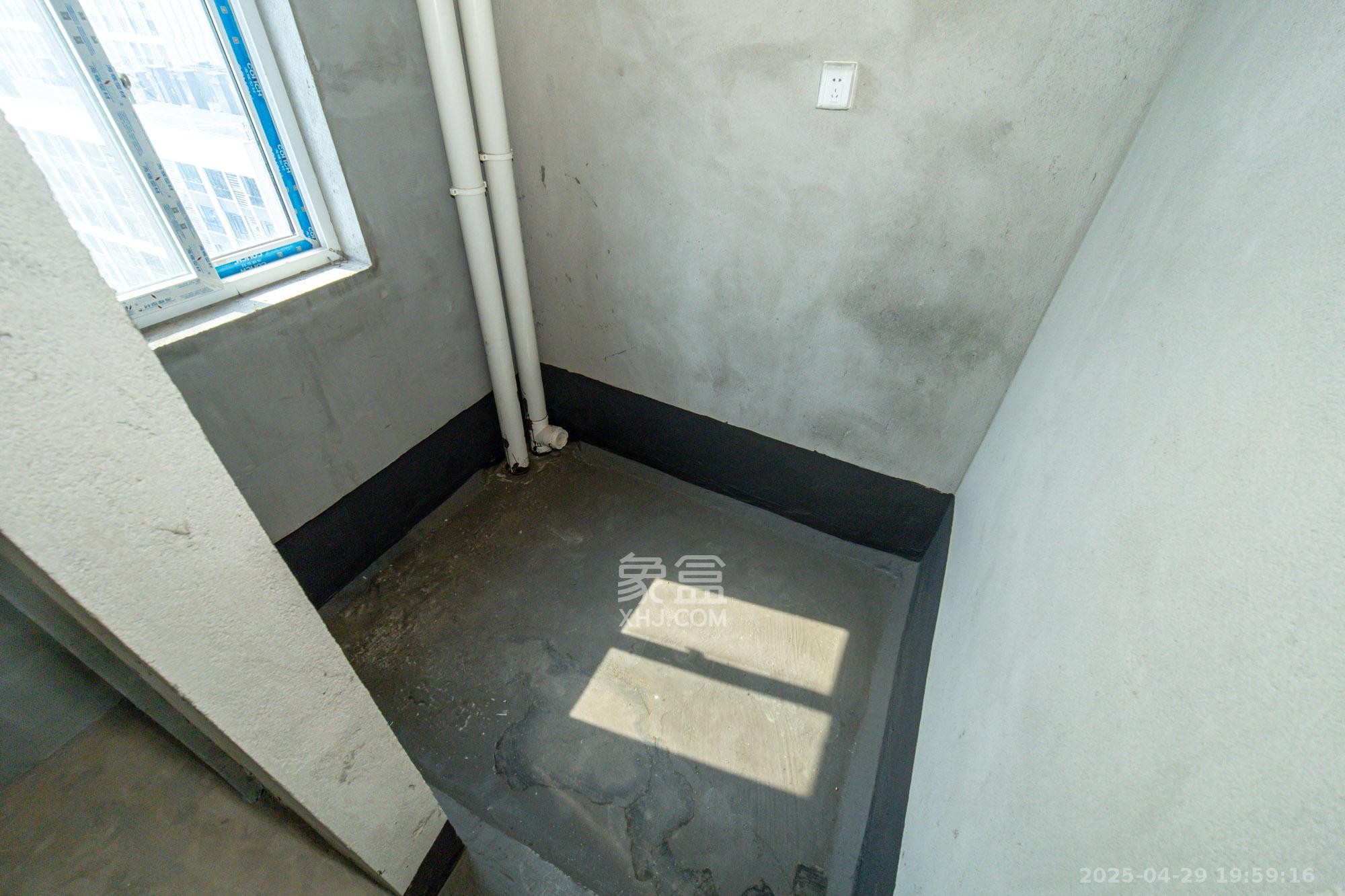 楚天世纪城西苑 4室2厅2卫 95.0万 楚天世纪城西苑 4室2厅2卫 95.0万卫生间