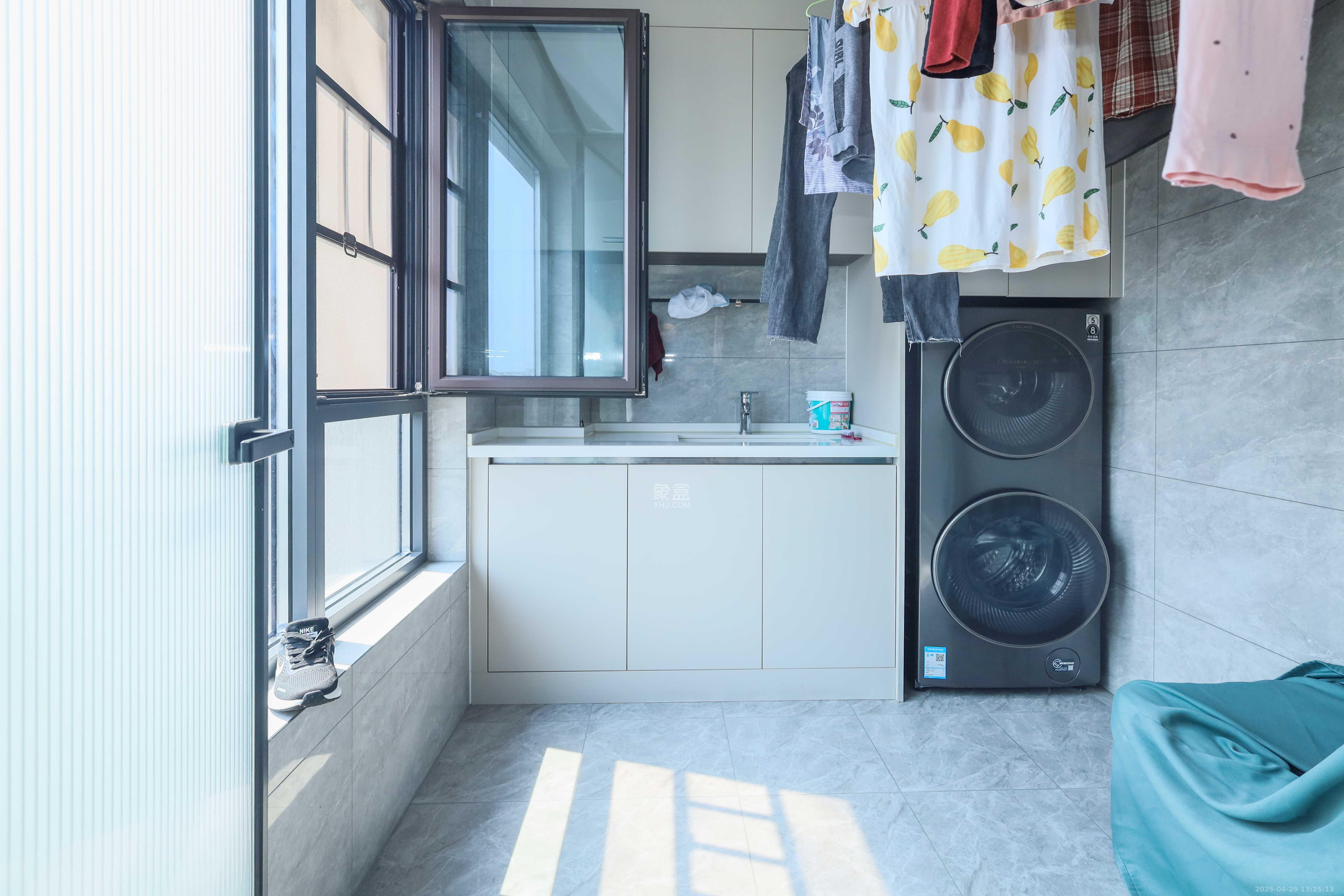建发央著  4室2厅2卫   388.00万阳台