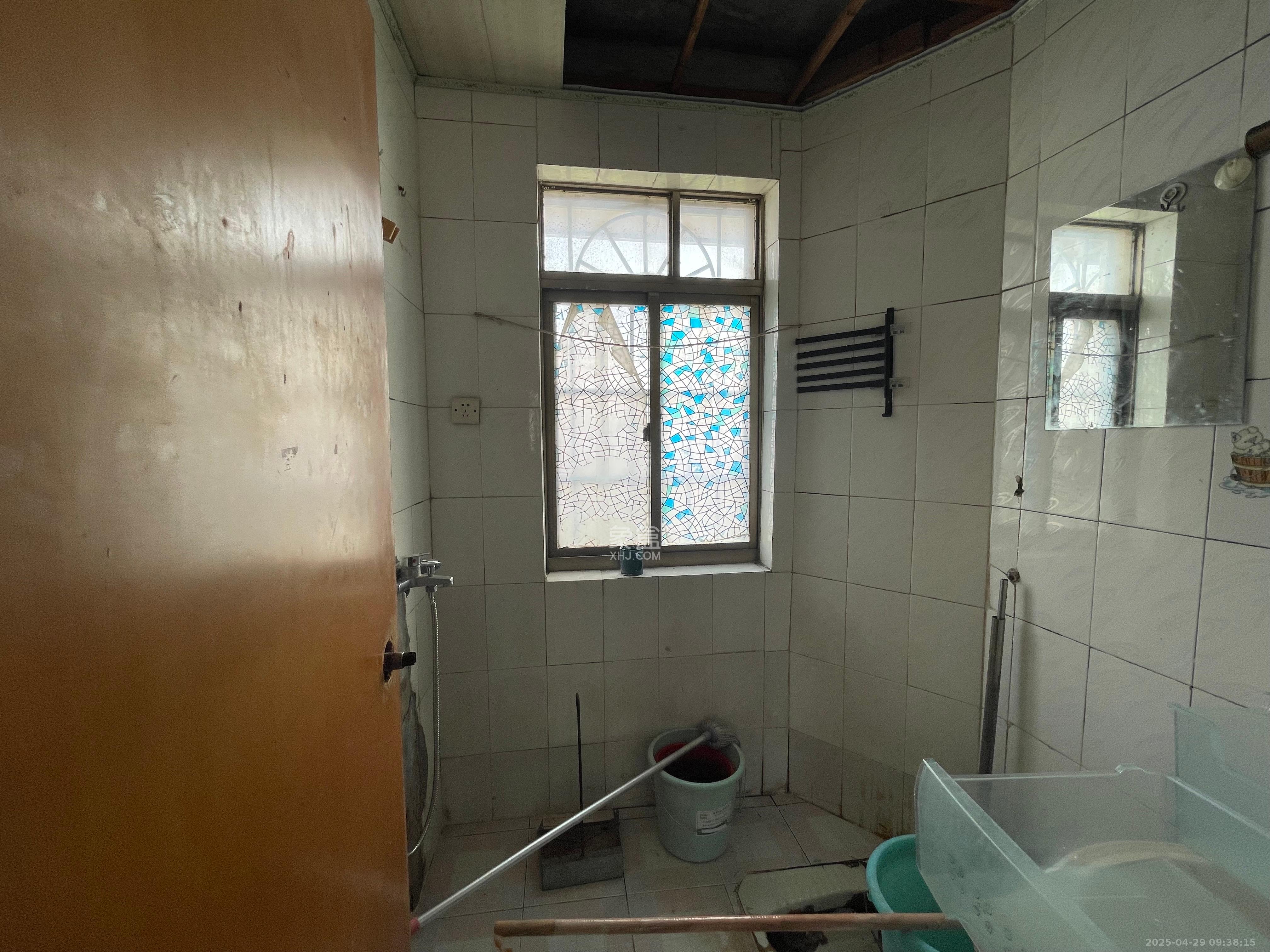 中建五局信和苑三区 3室2厅1卫 1000.0元/月 中建五局信和苑三区 3室2厅1卫 1000.0元/月室内图