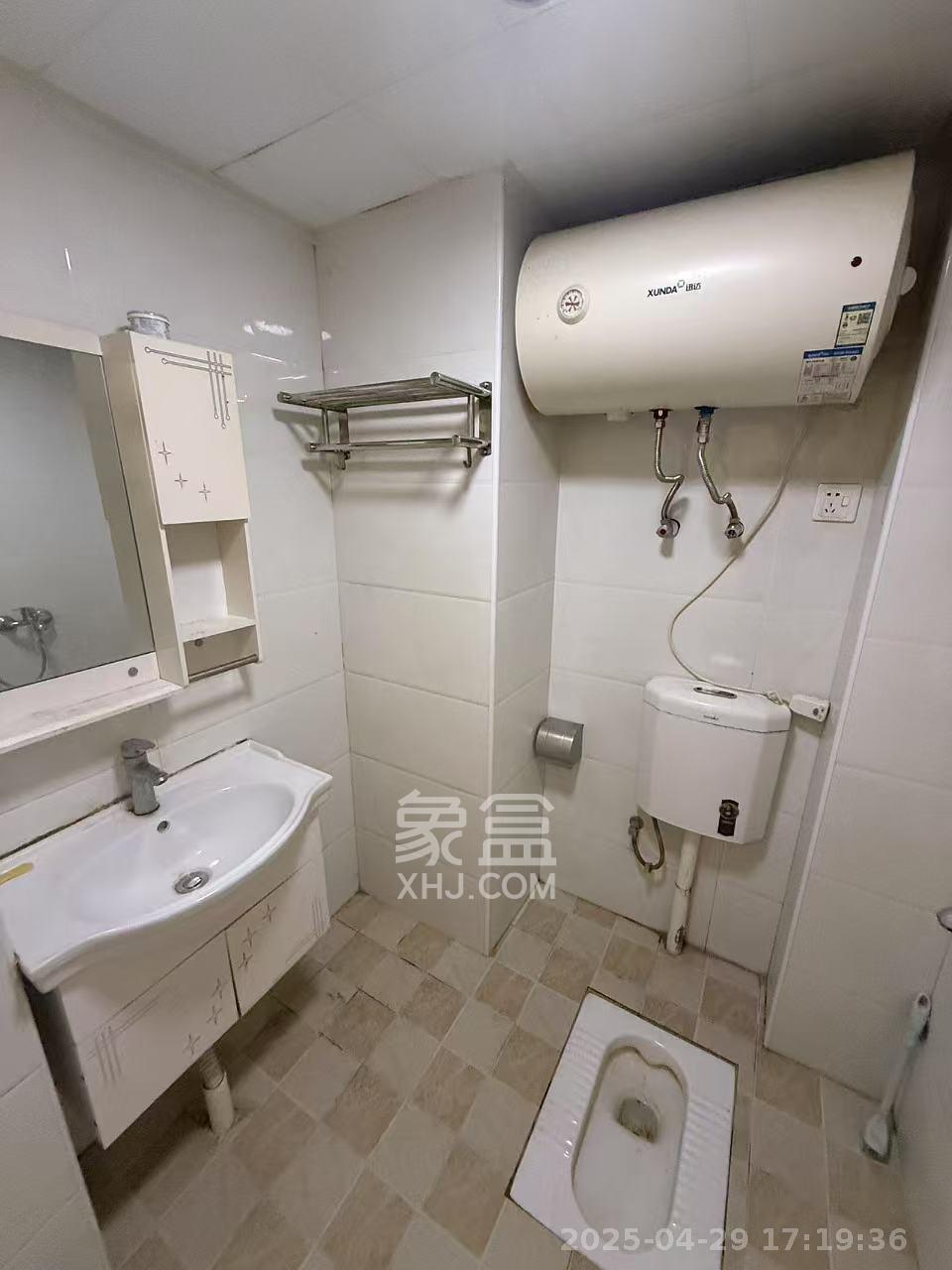 五一钻界  1室1厅1卫   2400.00元/月室内图