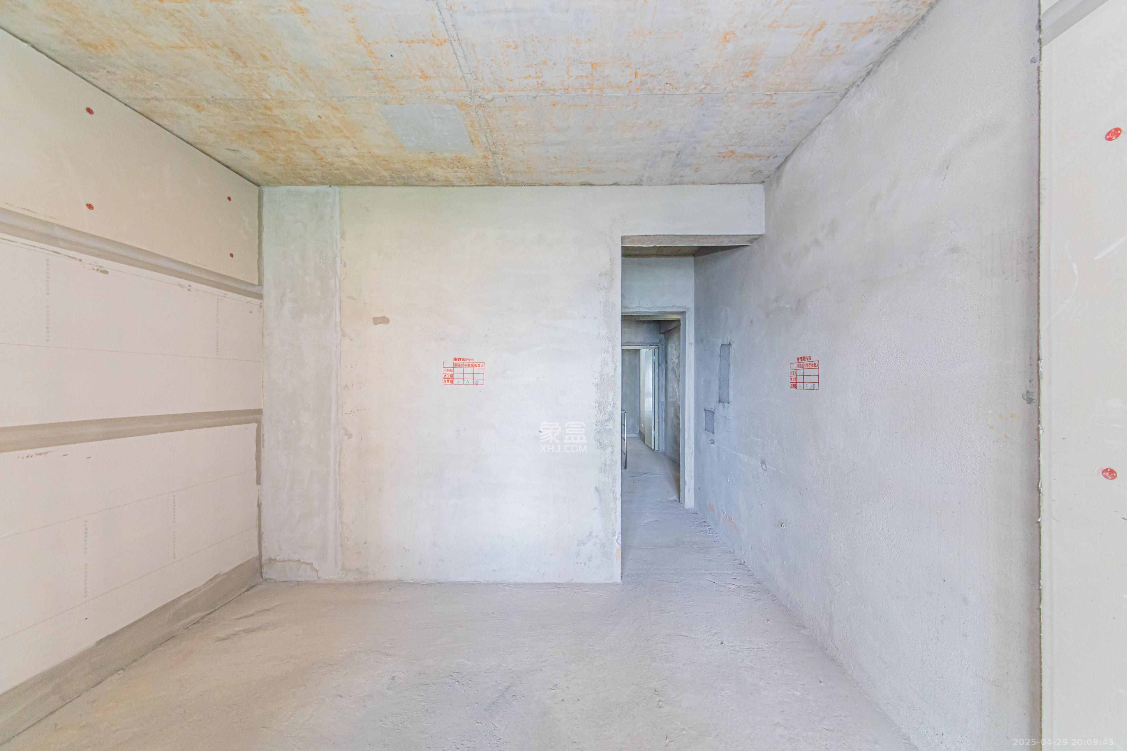 福天藏郡院子  5室2厅2卫    165.0万 福天藏郡院子  5室2厅2卫    165.0万卧室