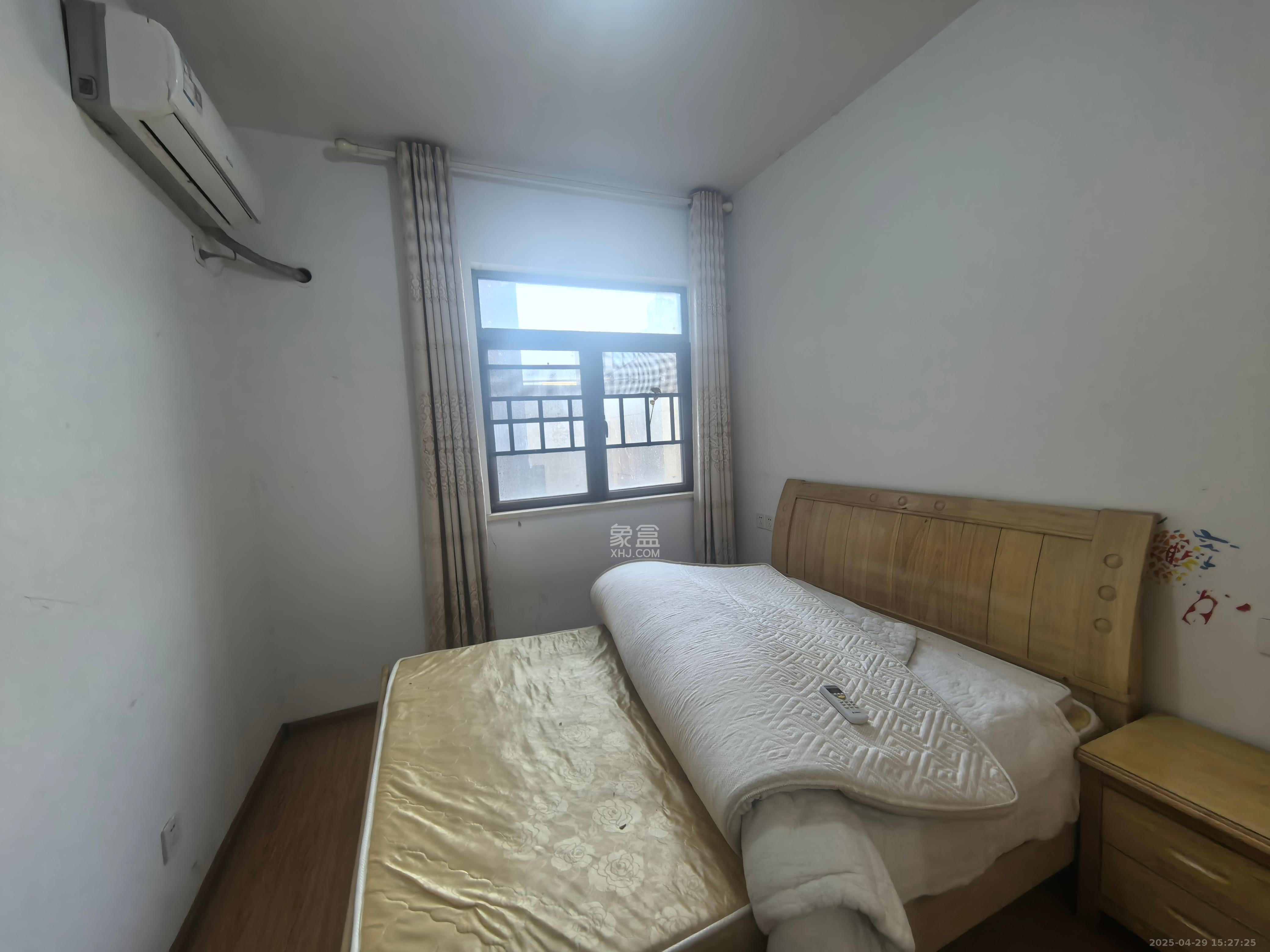 中交中央公园D4区  3室1厅1卫   2600.00元/月室内图