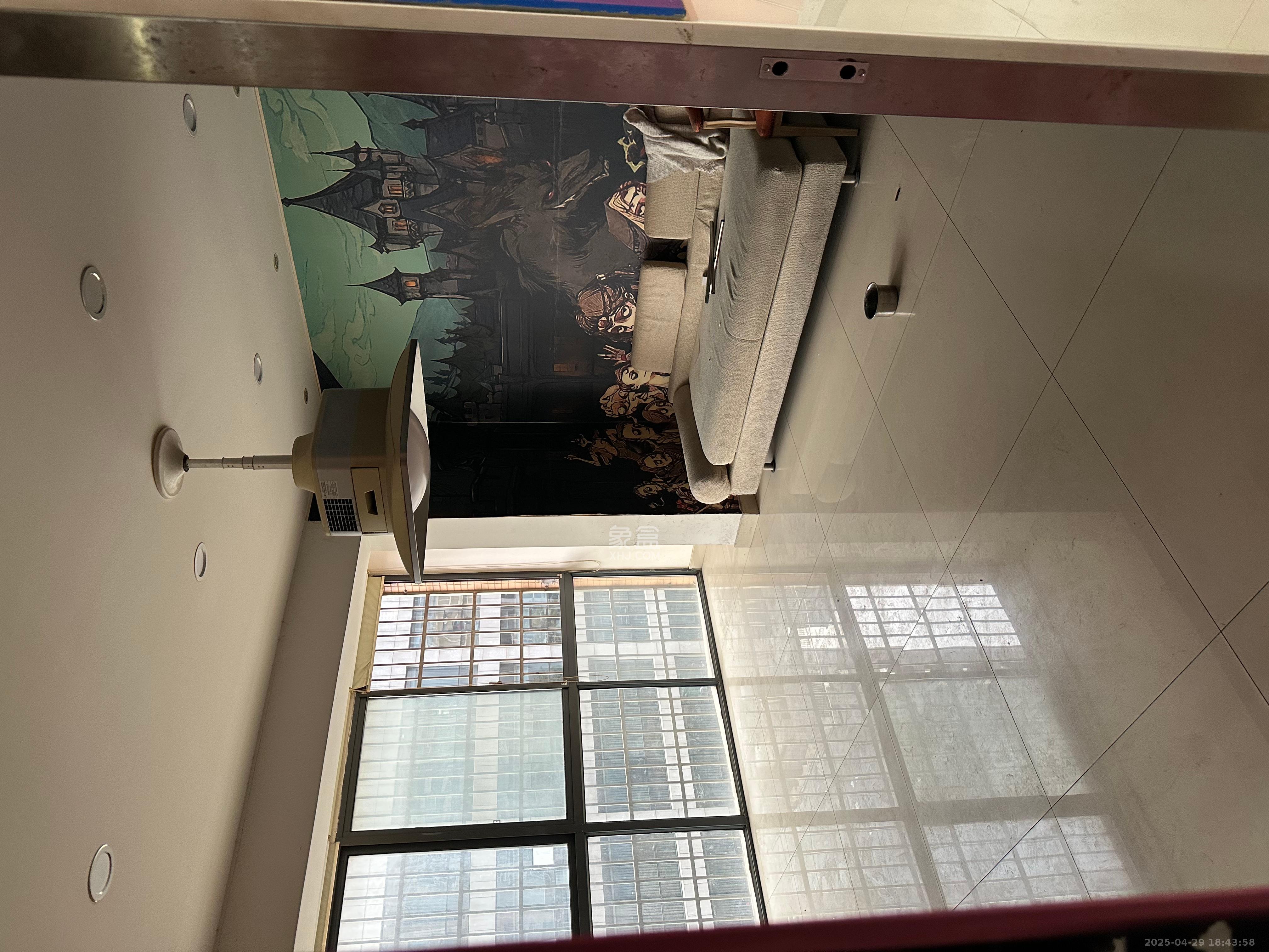 华城广场 5室1厅1卫 3300.0元/月 华城广场 5室1厅1卫 3300.0元/月室内图