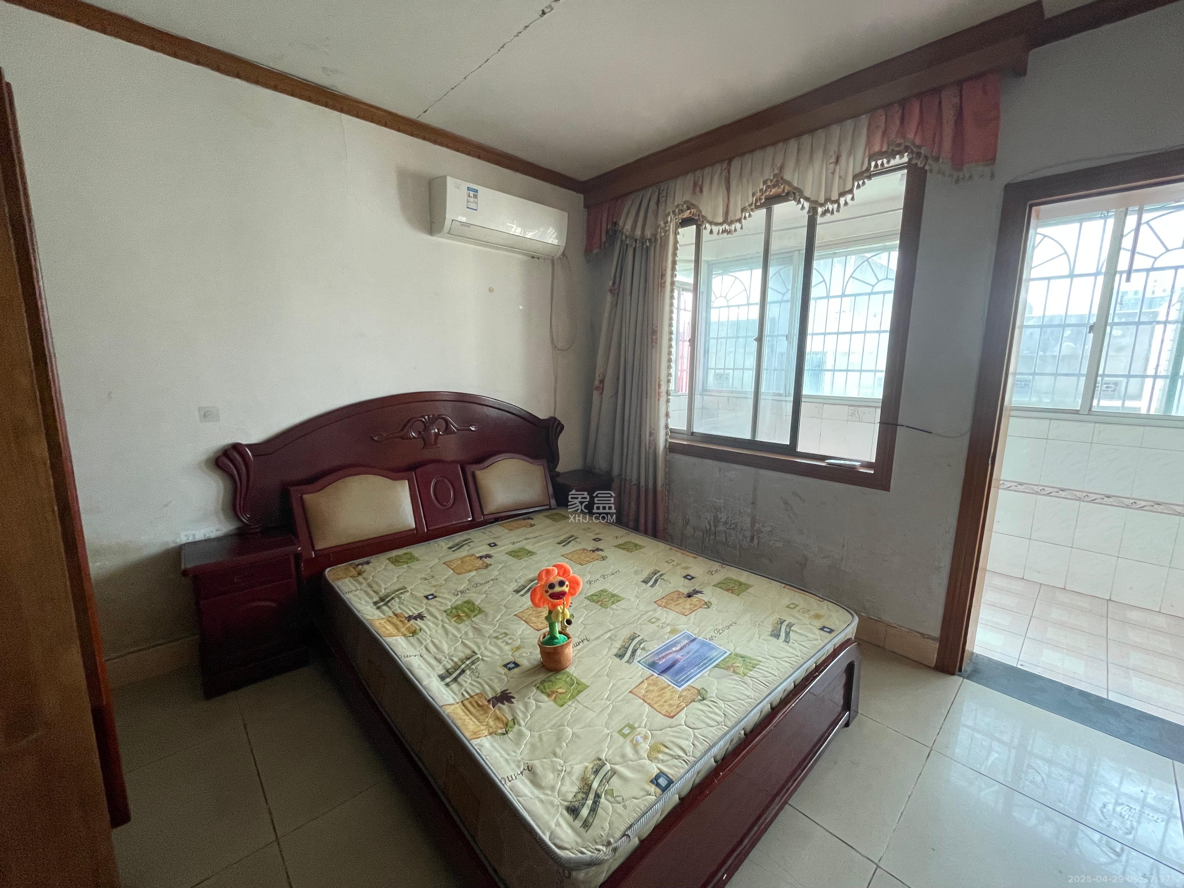 中建五局信和苑三区 3室2厅1卫 1000.0元/月 中建五局信和苑三区 3室2厅1卫 1000.0元/月室内图