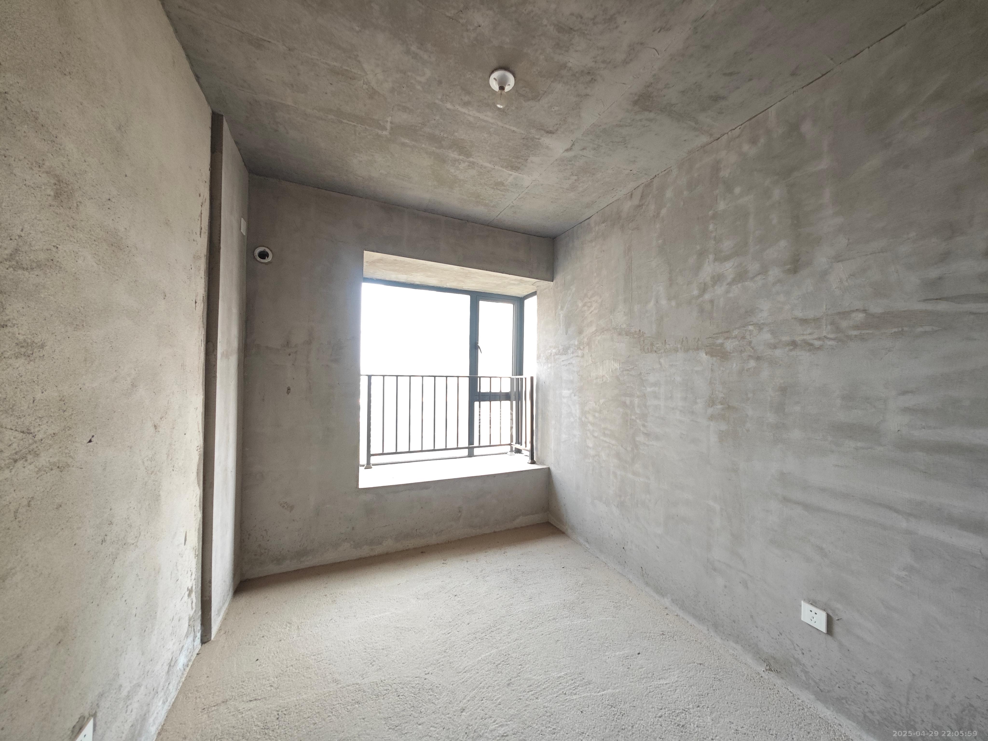 中建嘉和城  3室2厅2卫   120.00万卧室