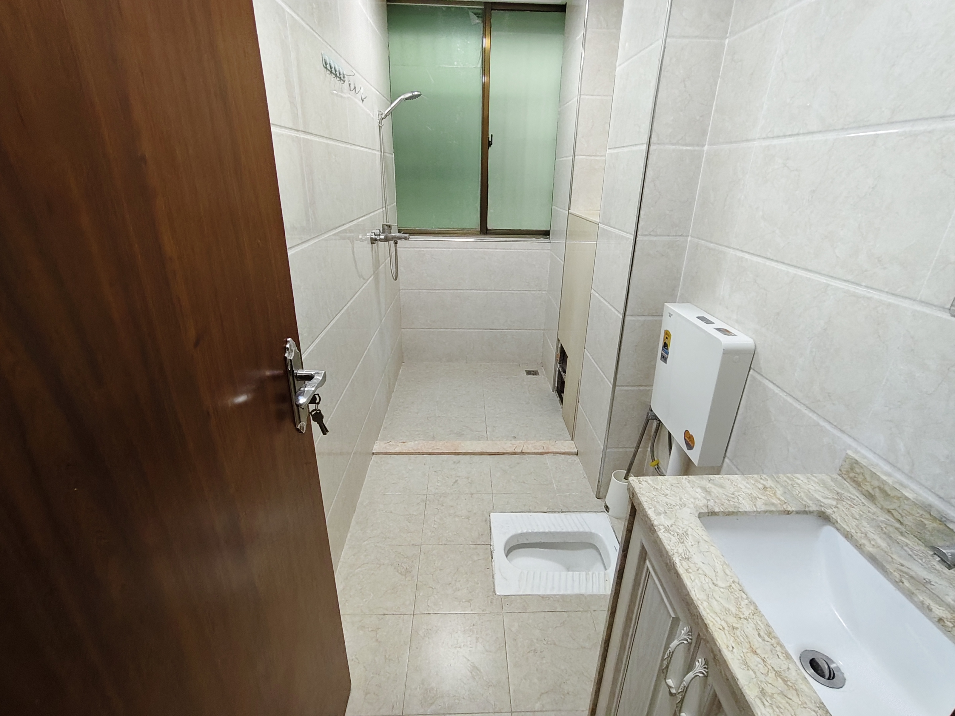 崇华小区  4室2厅2卫   3100.00元/月室内图