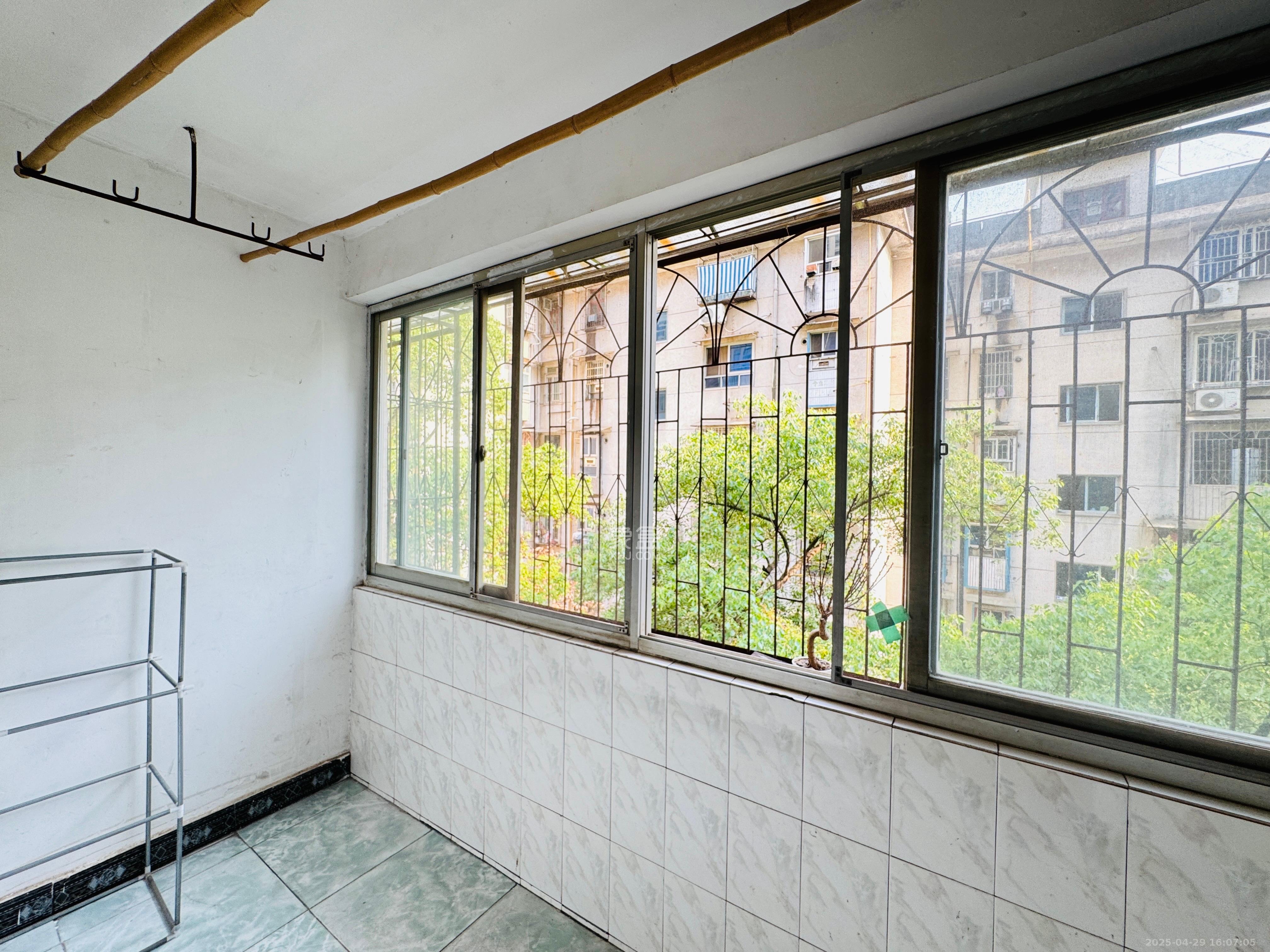 广厦新村 2室1厅1卫 1200.0元/月 广厦新村 2室1厅1卫 1200.0元/月室内图