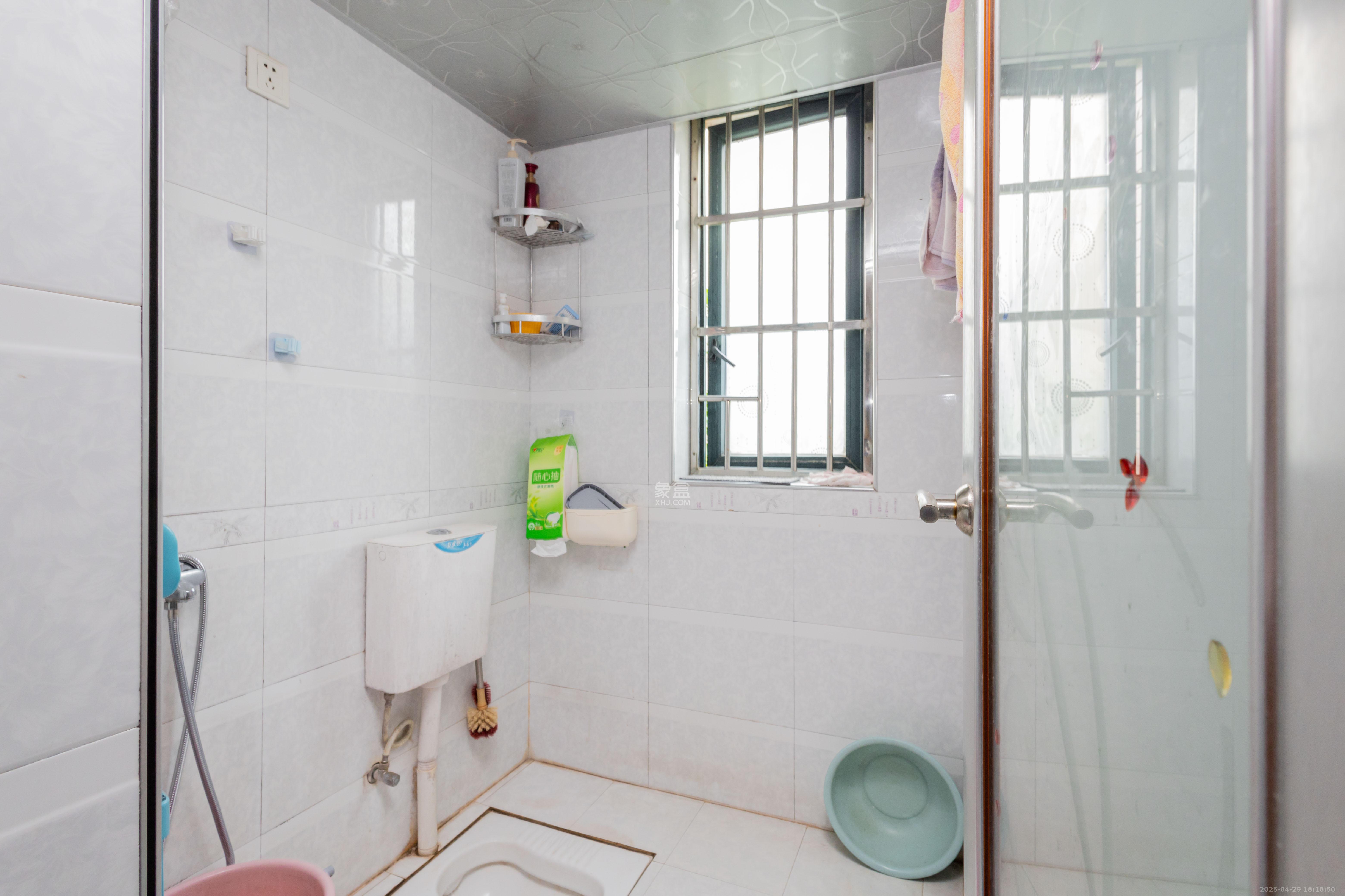 东岸锦城(东方人家)  3室2厅1卫    76.0万 东岸锦城(东方人家)  3室2厅1卫    76.0万卫生间