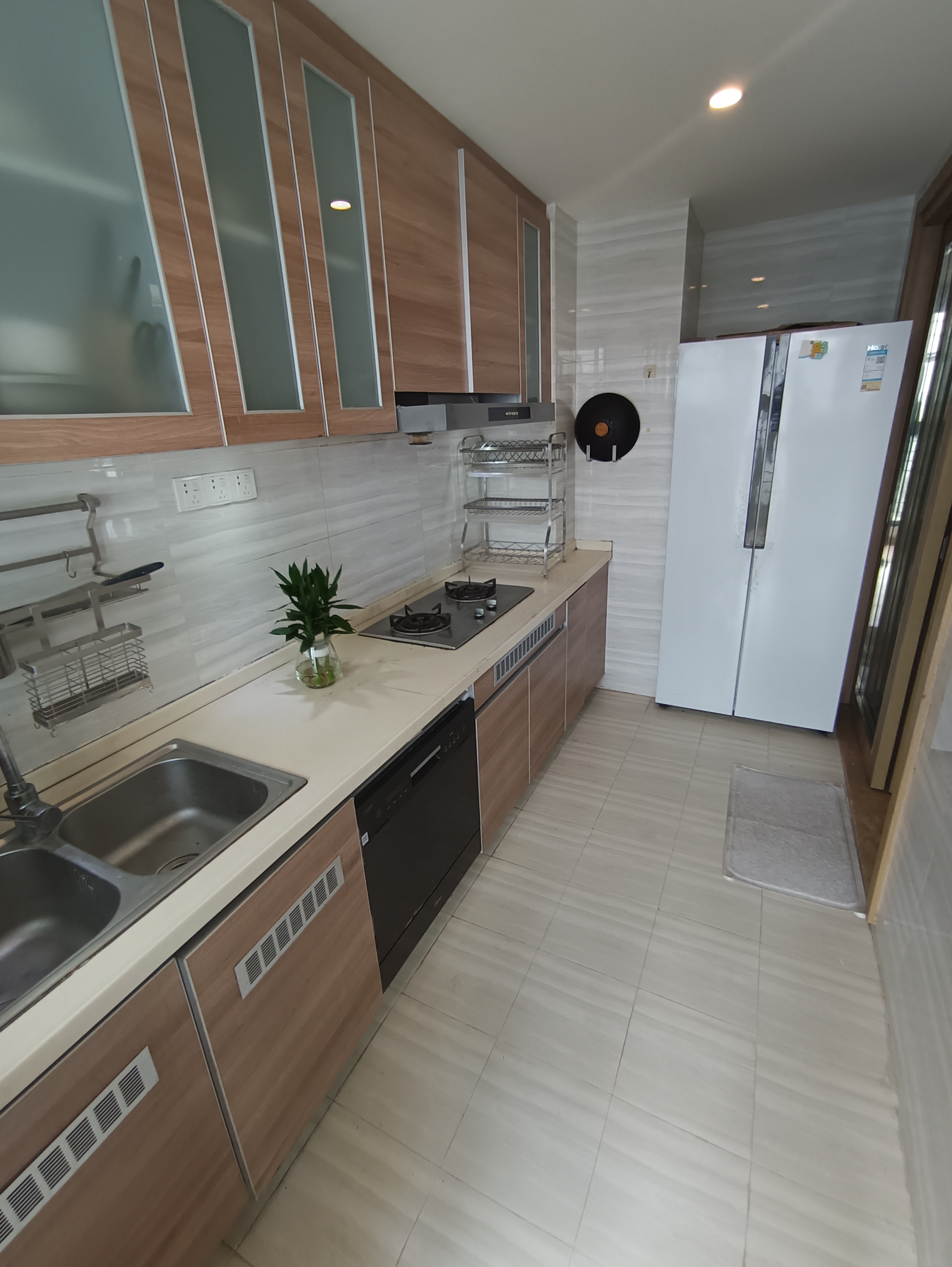 恒大美丽沙天澜湾 3室2厅2卫 253.00万 恒大美丽沙天澜湾 3室2厅2卫 253.00万客厅