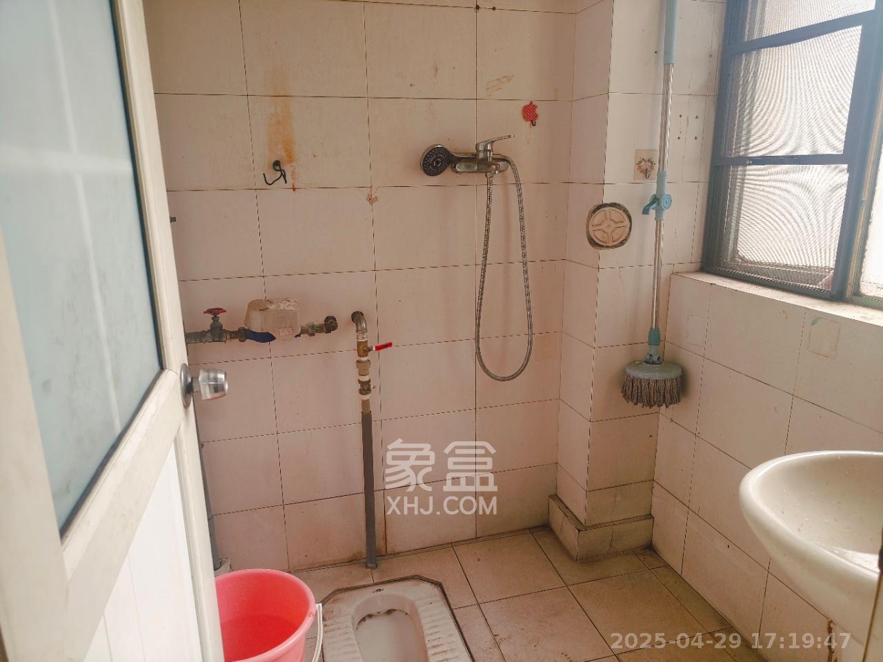 锦绣华天  3室2厅2卫   2800.00元/月室内图