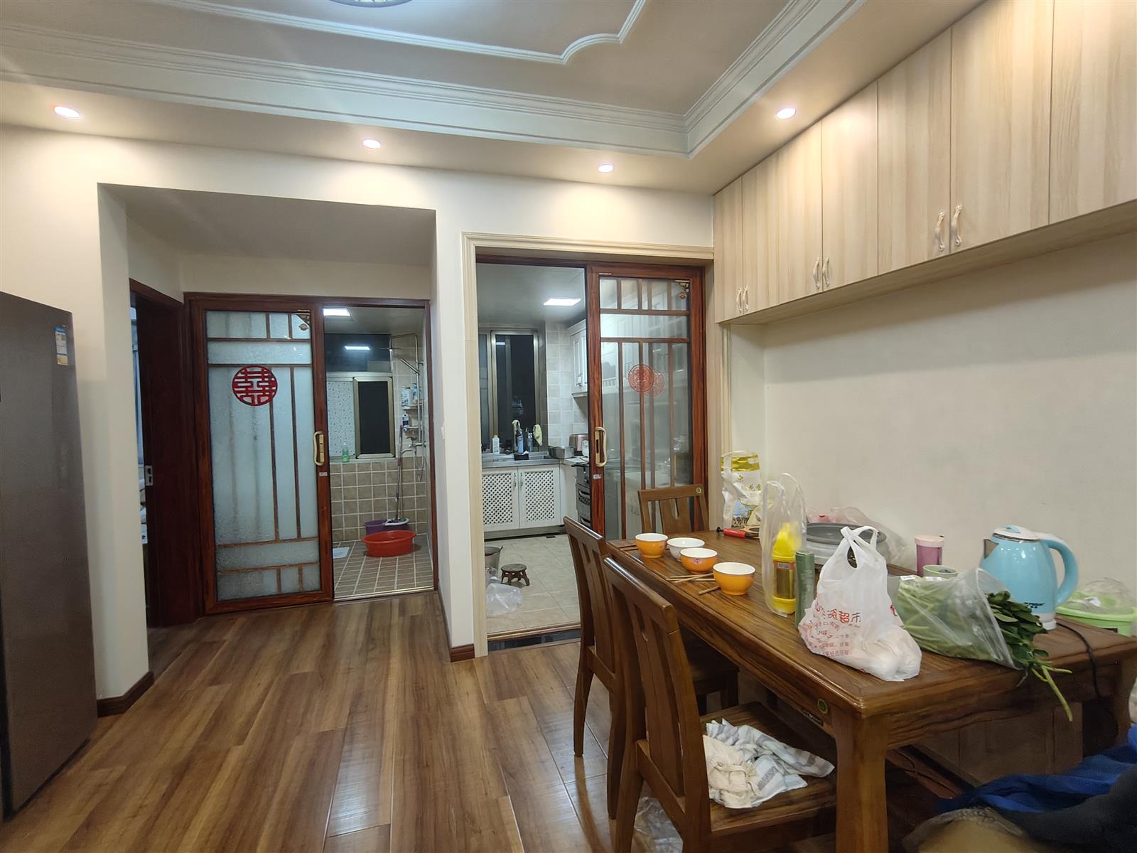 西溪美景  4室2厅2卫   75.00万客厅