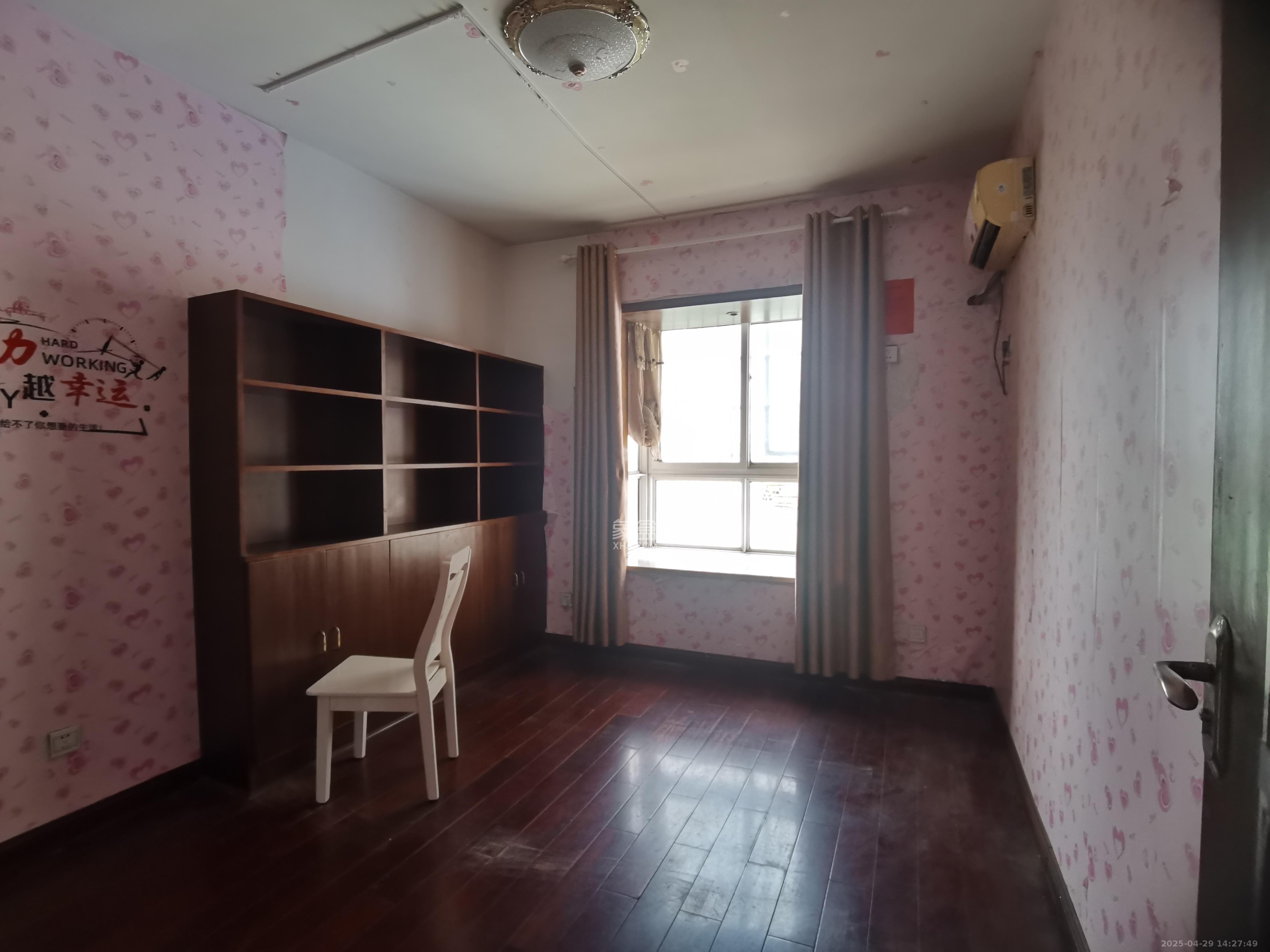 都江新城(都江新苑) 3室2厅1卫 2500.0元/月 都江新城(都江新苑) 3室2厅1卫 2500.0元/月室内图