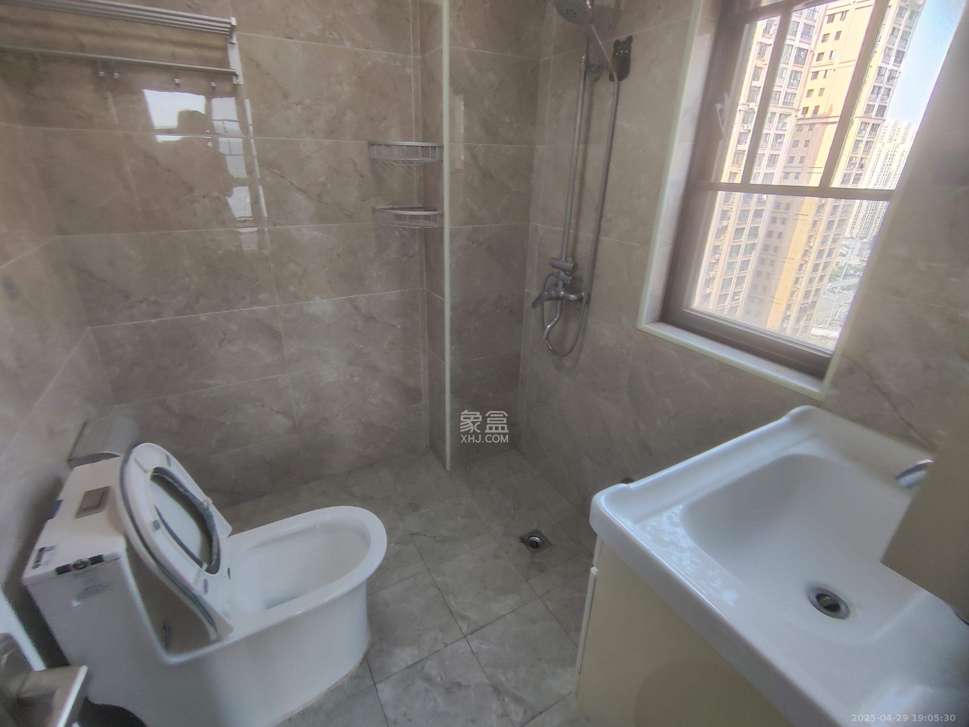 润和又一城 4室2厅2卫 3500.0元/月 润和又一城 4室2厅2卫 3500.0元/月室内图