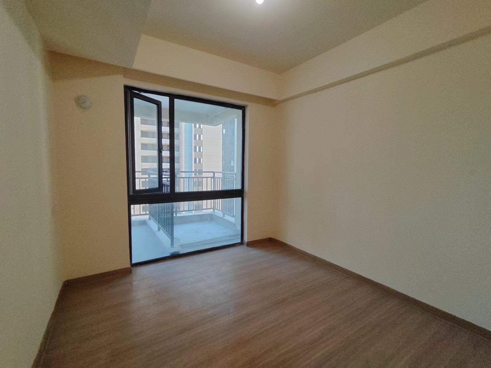 碧桂园翘楚棠 1室0厅0卫 63.8万 碧桂园翘楚棠 1室0厅0卫 63.8万客厅