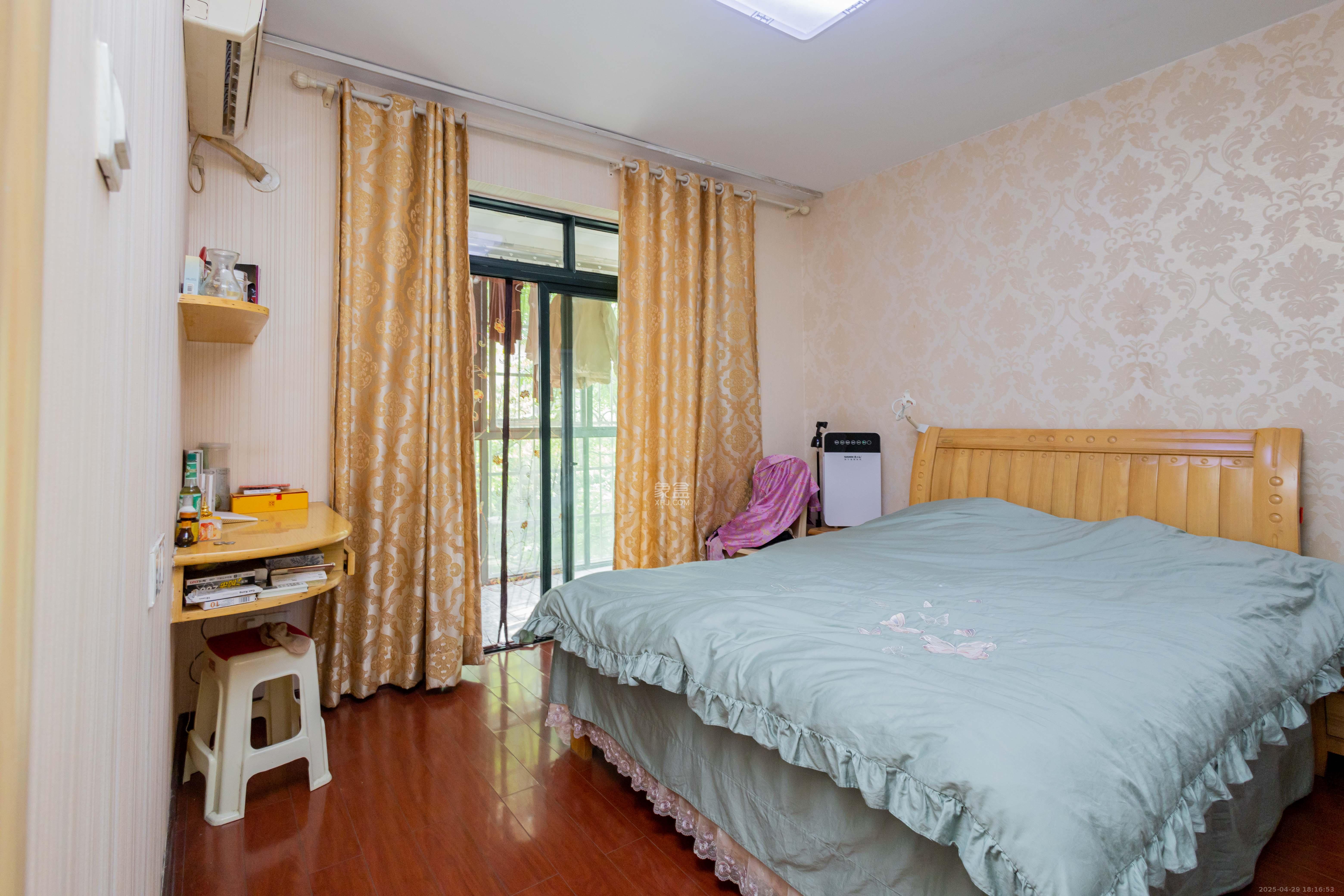 东岸锦城(东方人家)  3室2厅1卫    76.0万 东岸锦城(东方人家)  3室2厅1卫    76.0万卧室