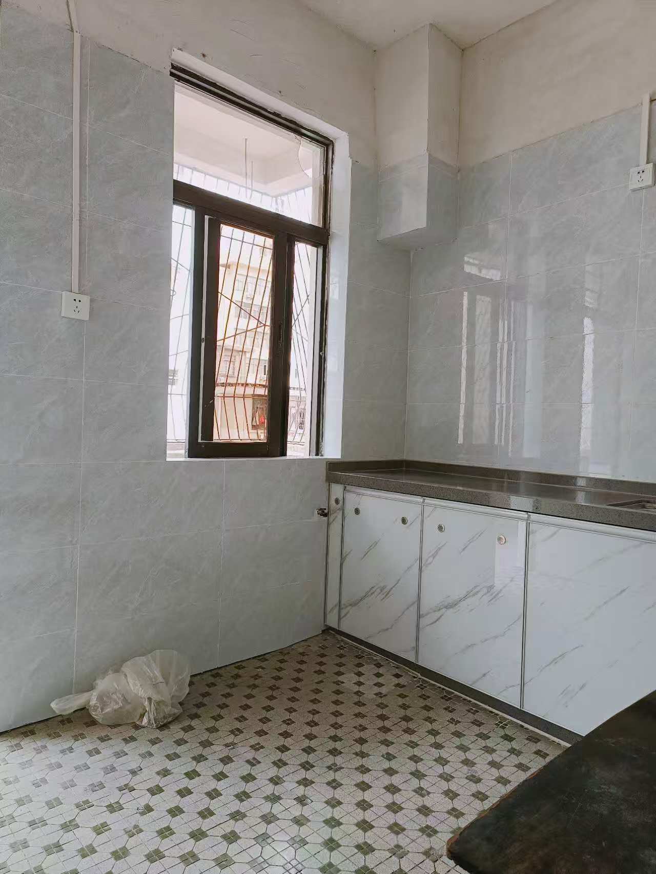 市公安局大同里宿舍区(大同一横路2号单位宿舍) 3室2厅1卫 2100.0元/月 市公安局大同里宿舍区(大同一横路2号单位宿舍) 3室2厅1卫 2100.0元/月室内图