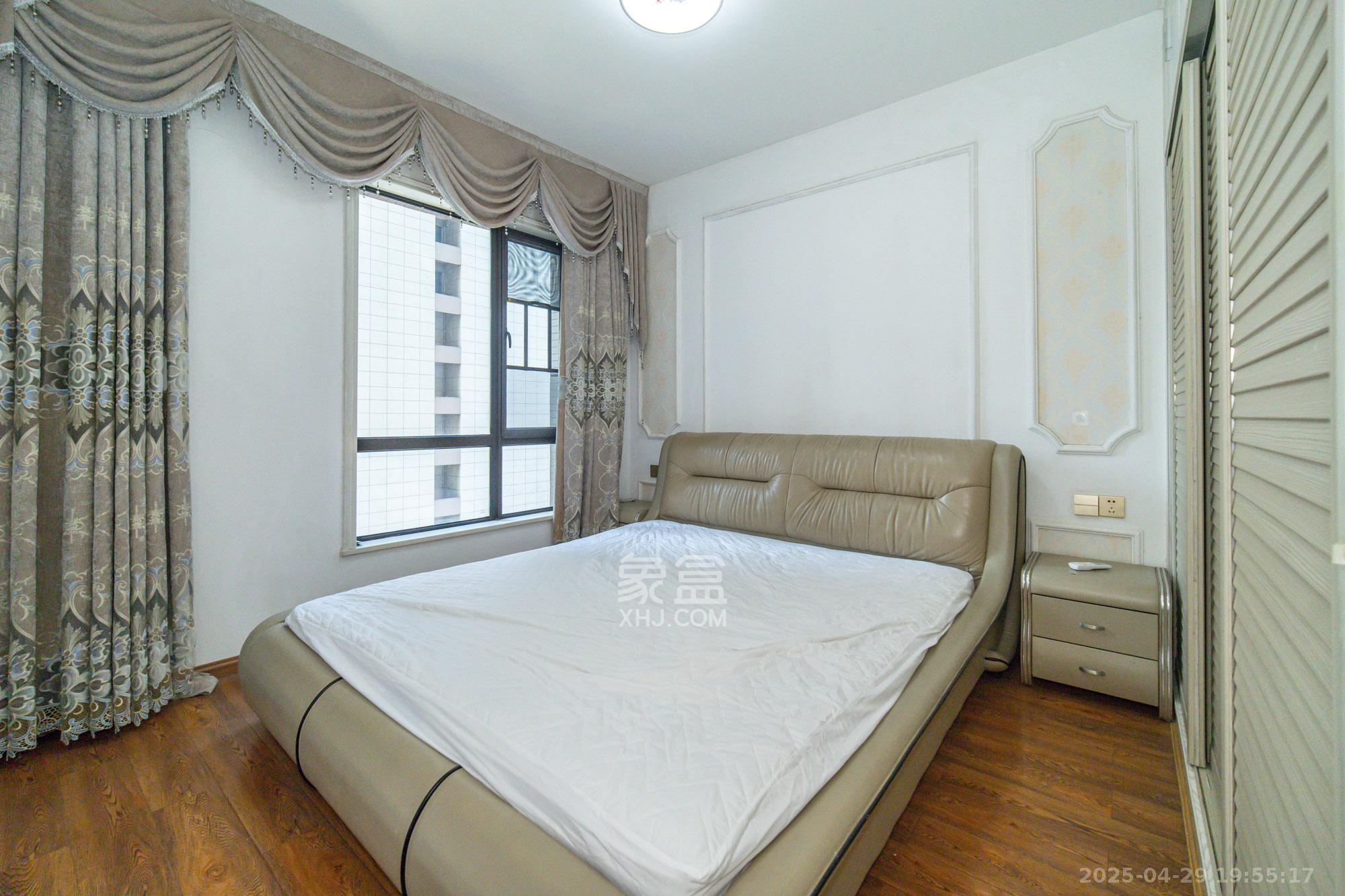 国泰九龙湾 4室2厅2卫 125.0万 国泰九龙湾 4室2厅2卫 125.0万卧室