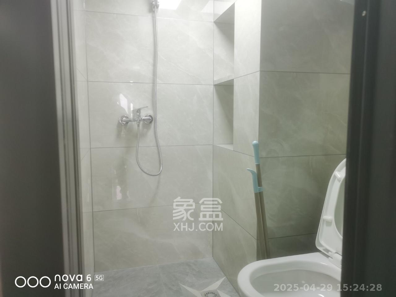 梅溪湖金茂湾  2室1厅1卫   2500.00元/月室内图