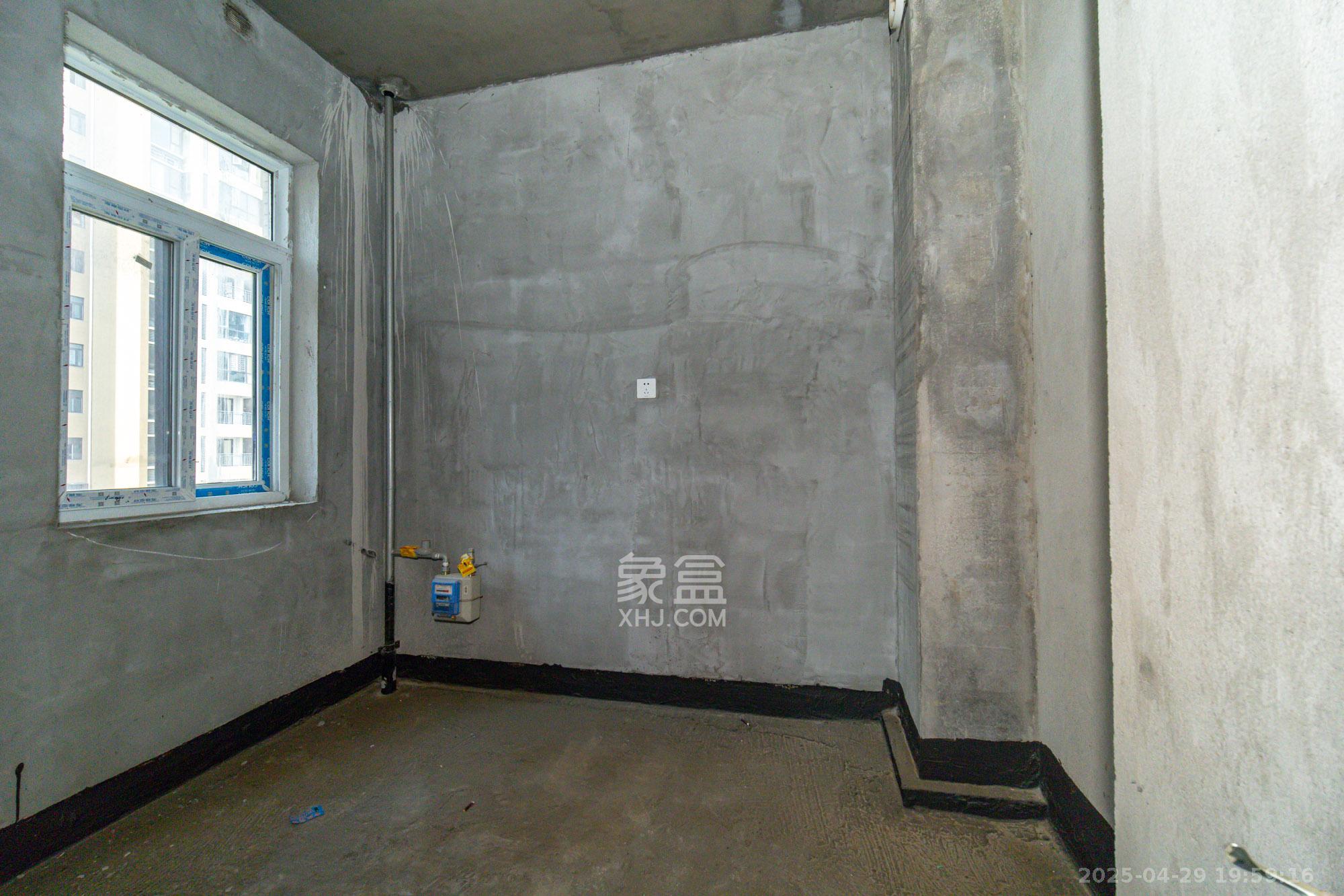 楚天世纪城西苑 4室2厅2卫 95.0万 楚天世纪城西苑 4室2厅2卫 95.0万厨房