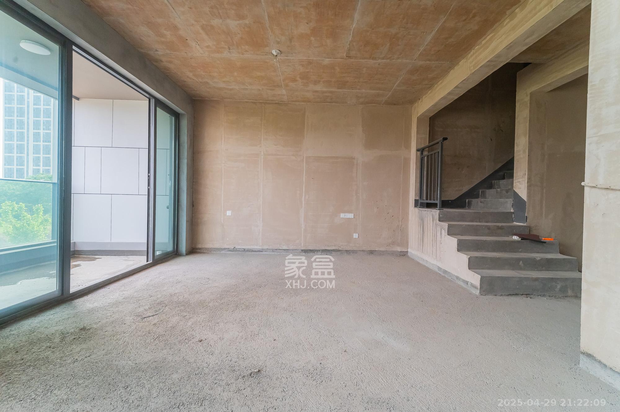 绿城美的明月江南  5室2厅3卫    190.0万 绿城美的明月江南  5室2厅3卫    190.0万其他