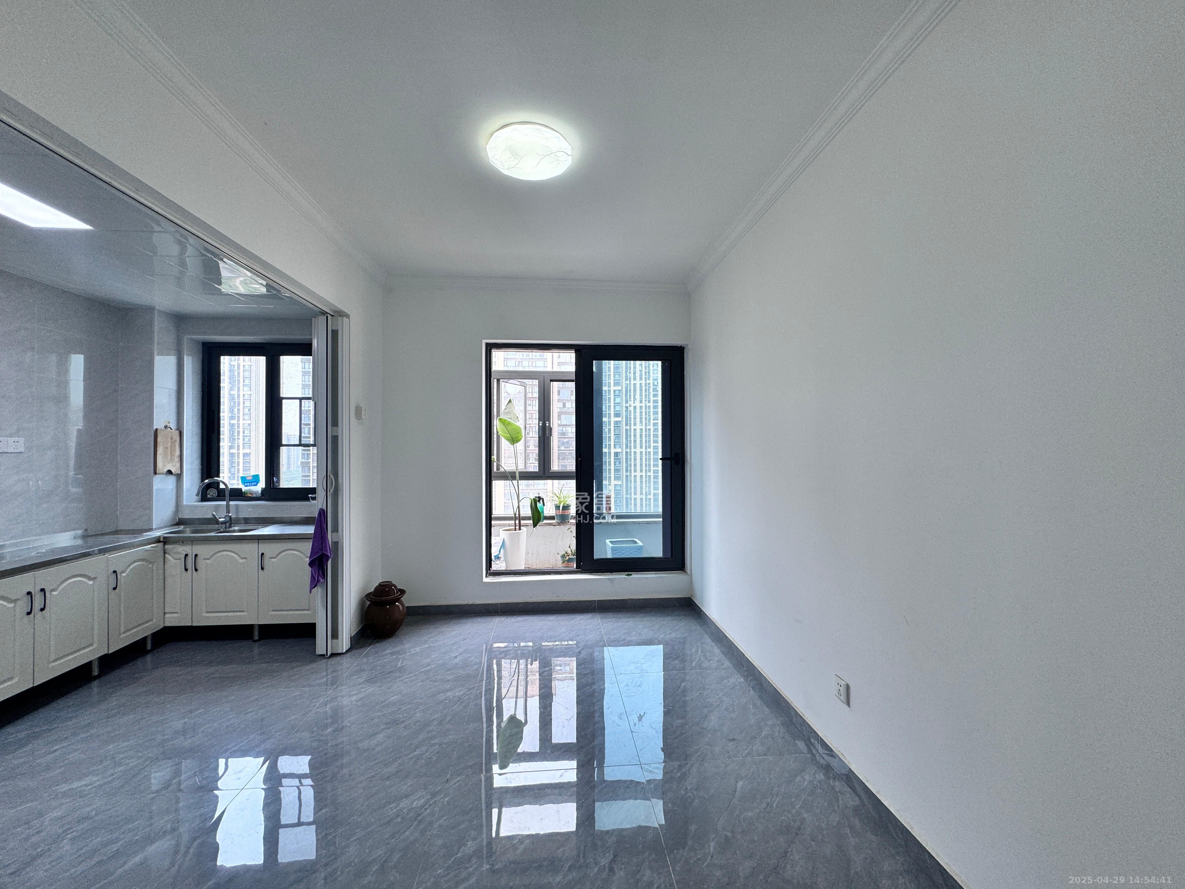 明昇壹城(明昇时代广场)一期 3室2厅2卫 2900.0元/月 明昇壹城(明昇时代广场)一期 3室2厅2卫 2900.0元/月室内图