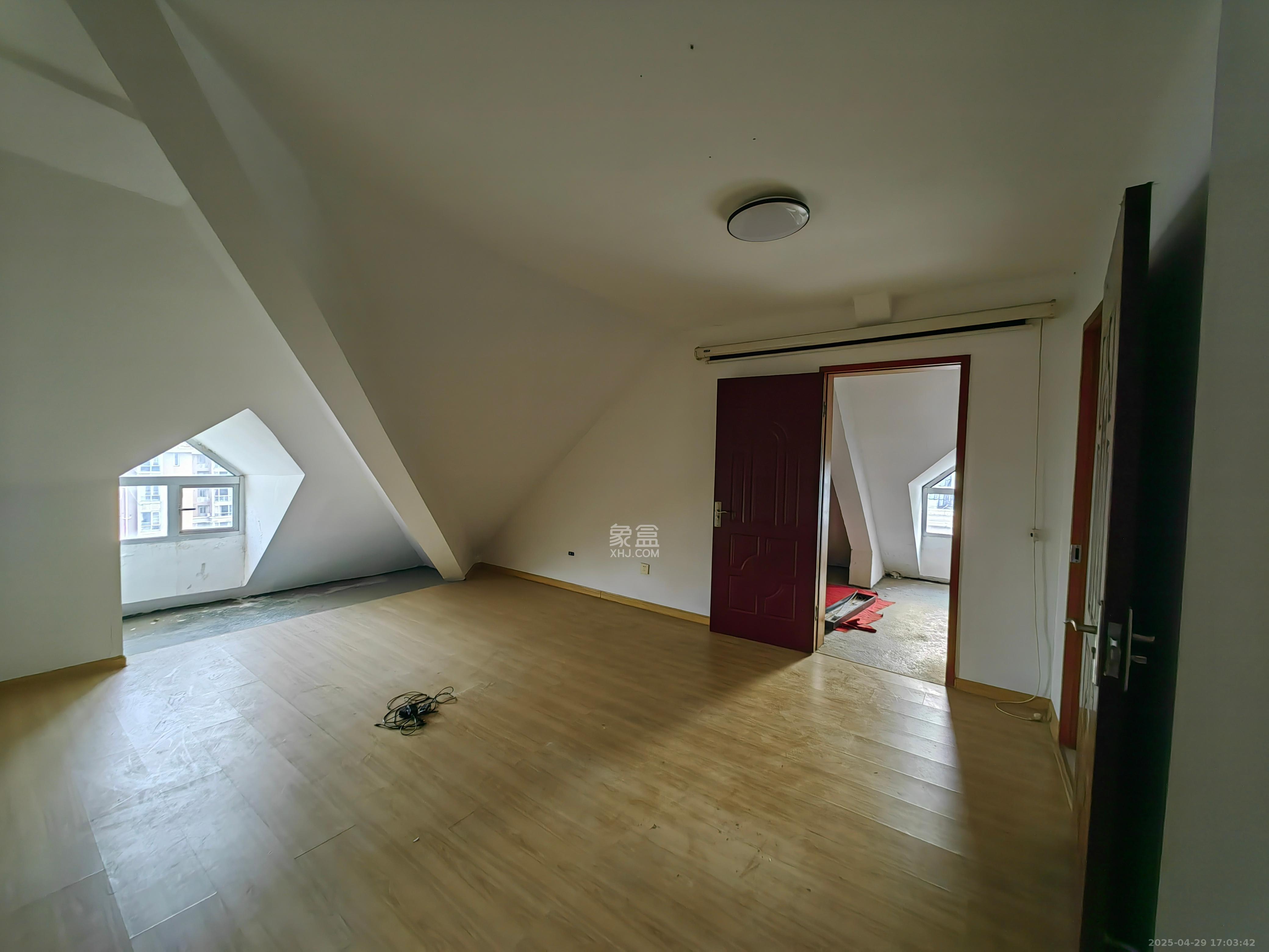 恒广国际景园一二区 2室2厅1卫 1800.0元/月 恒广国际景园一二区 2室2厅1卫 1800.0元/月室内图