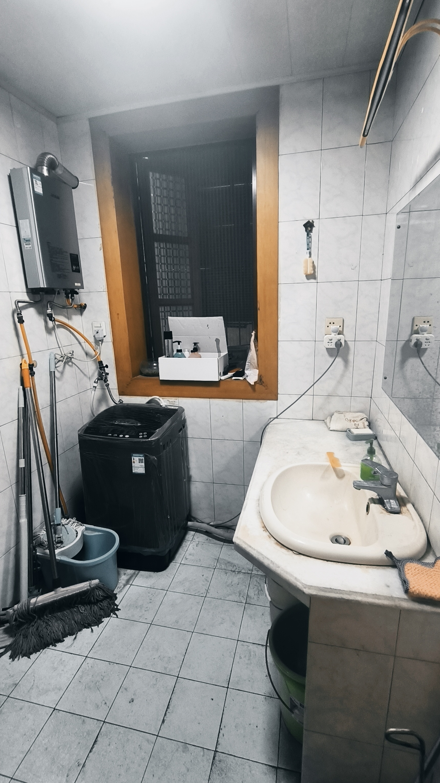 南华大学南校北门家属区 3室2厅1卫 1200.0元/月 南华大学南校北门家属区 3室2厅1卫 1200.0元/月室内图