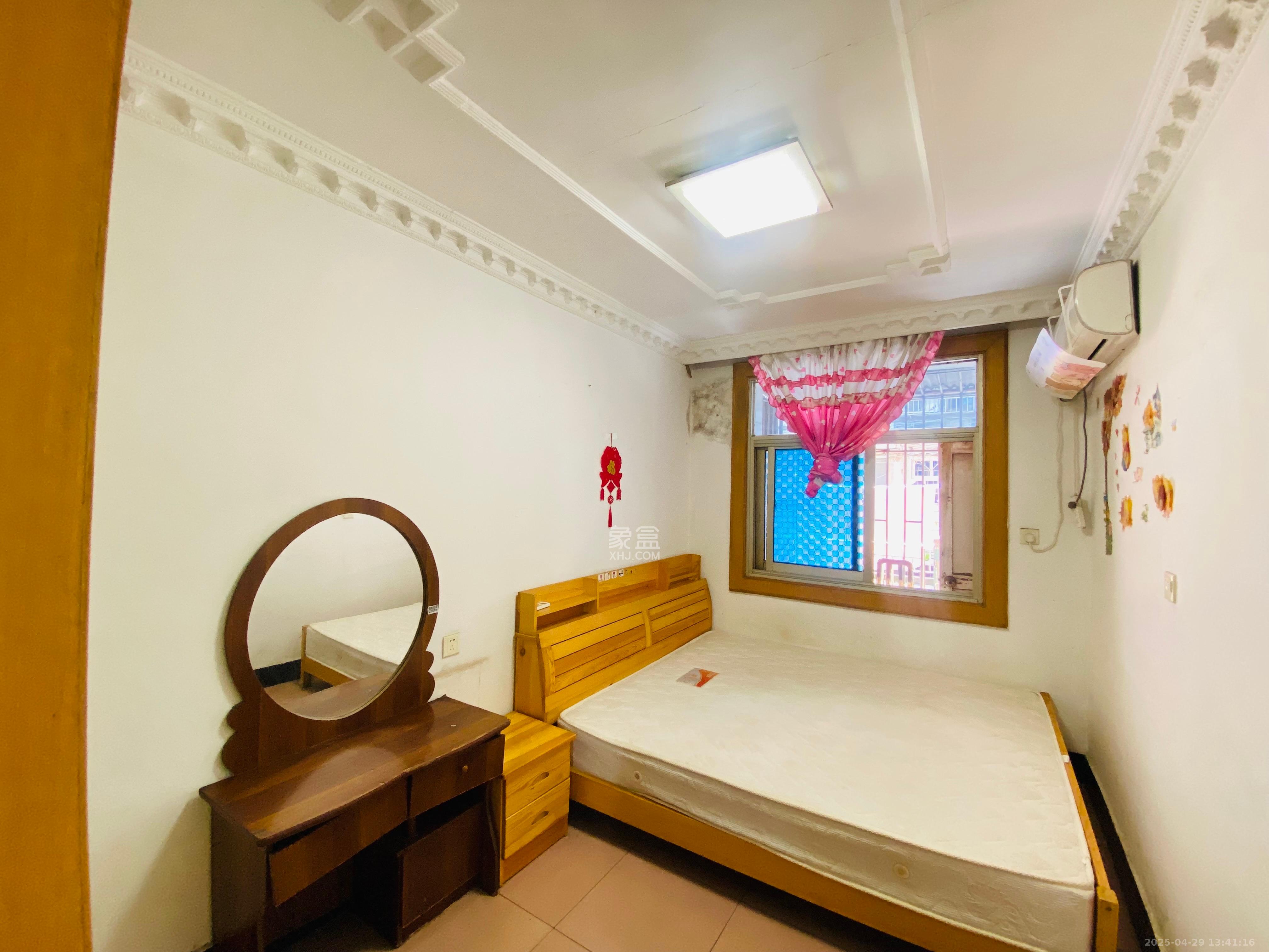 解放四村石子冲 2室1厅1卫 1500.0元/月 解放四村石子冲 2室1厅1卫 1500.0元/月室内图