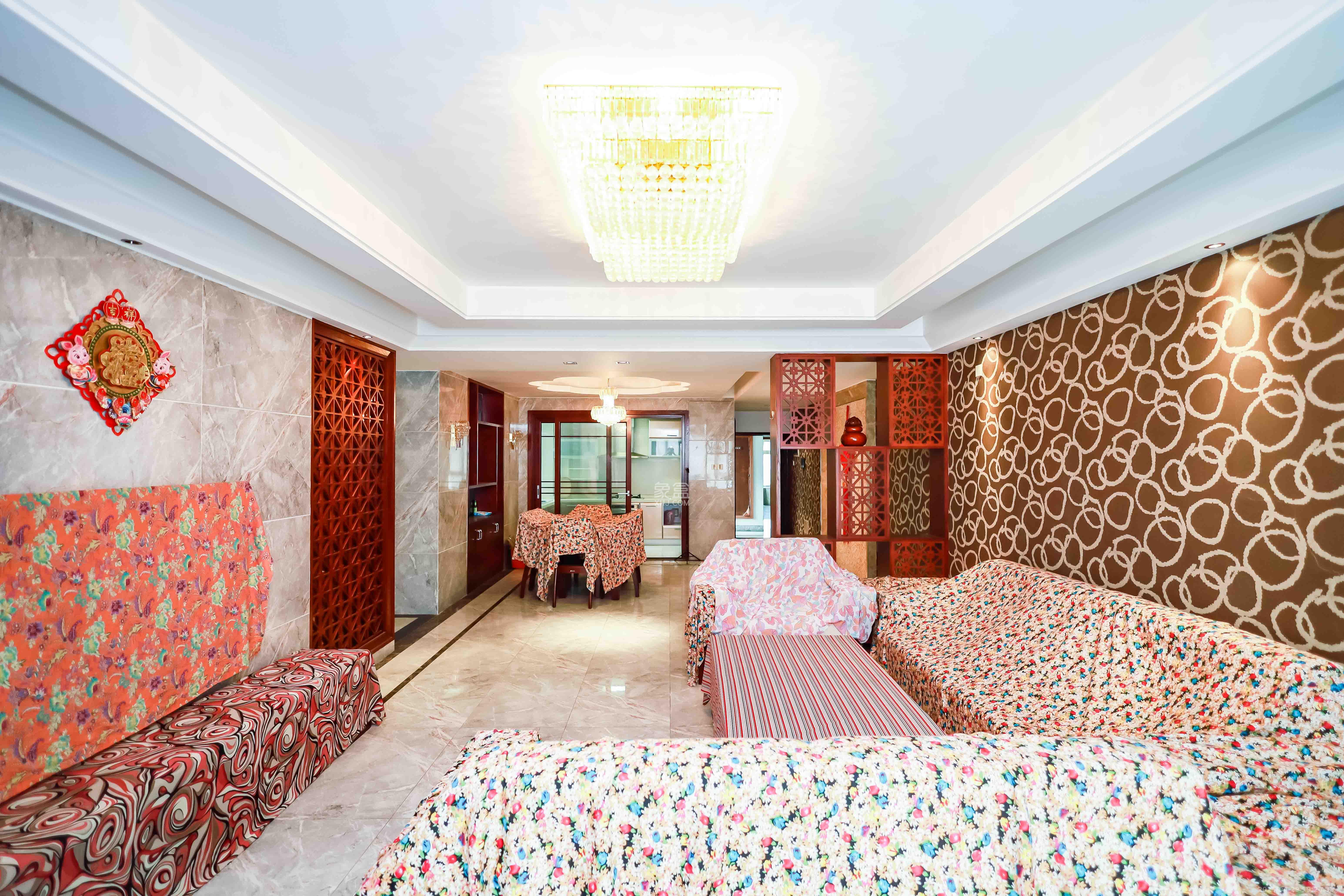 岳麓壹号  3室2厅2卫    200.0万 岳麓壹号  3室2厅2卫    200.0万客厅