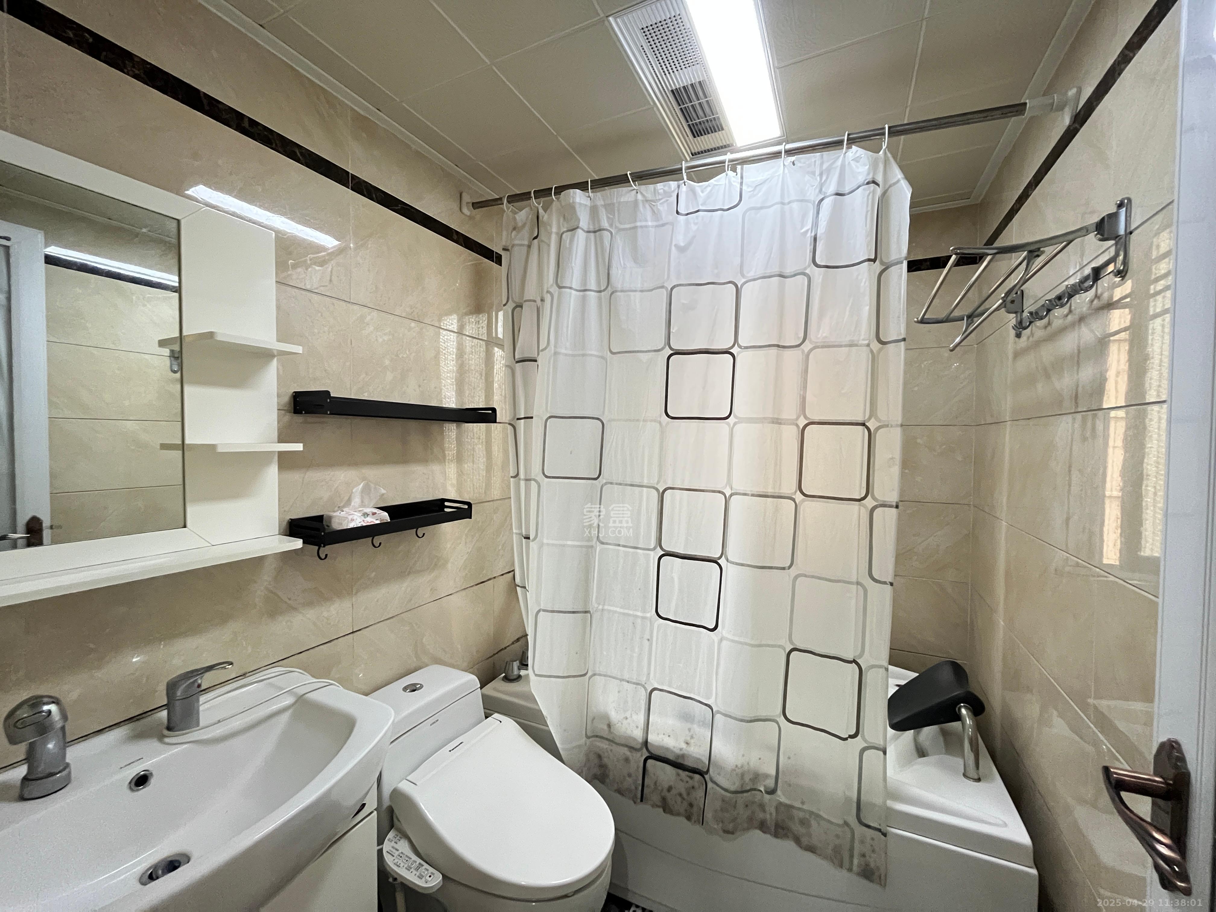 融科檀香山(融科紫檀、香山国际) 4室2厅2卫 4500.0元/月 融科檀香山(融科紫檀、香山国际) 4室2厅2卫 4500.0元/月室内图