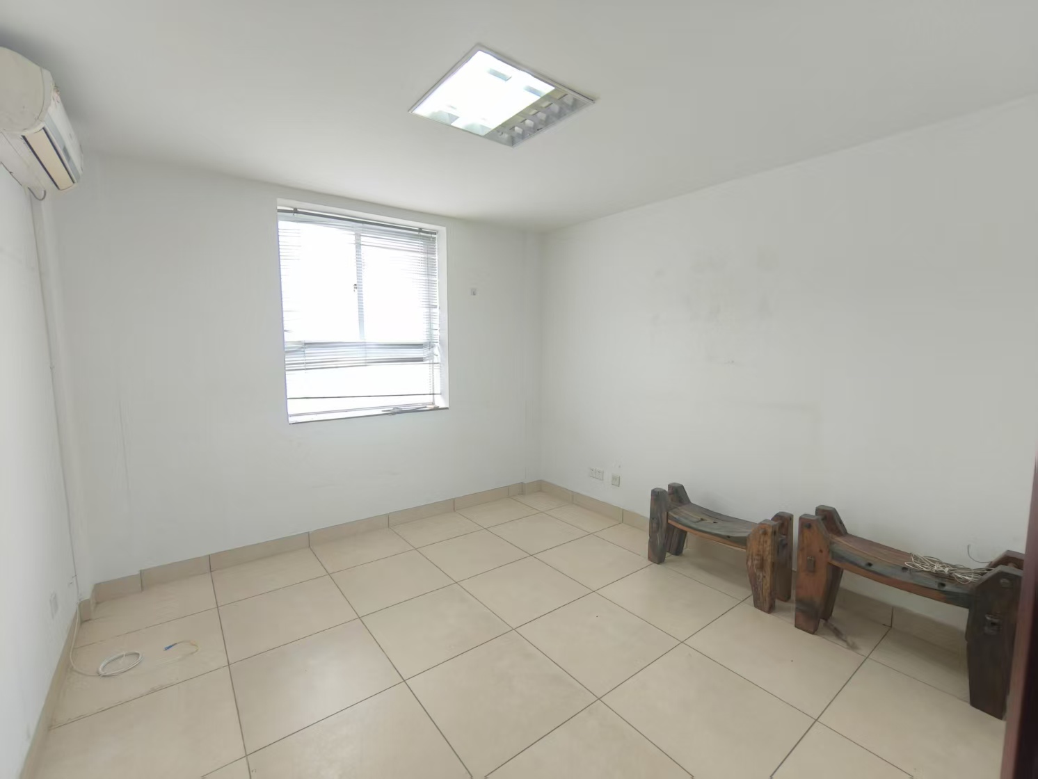 龙园别墅 1室2厅1卫 10500.0元/月 龙园别墅 1室2厅1卫 10500.0元/月室内图