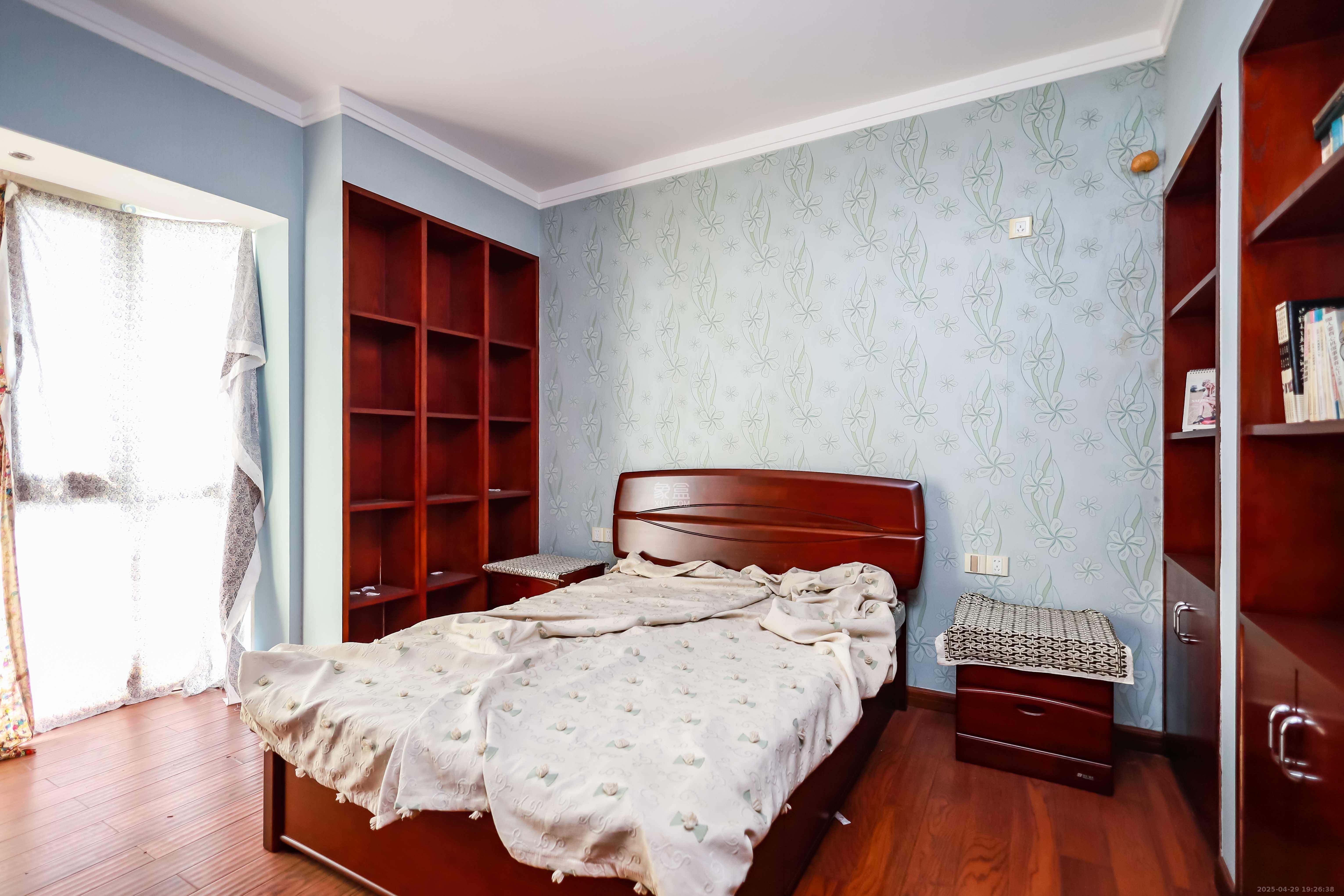 岳麓壹号  3室2厅2卫    200.0万 岳麓壹号  3室2厅2卫    200.0万卧室