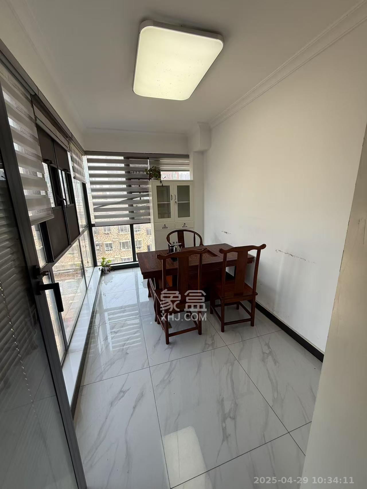 财富港湾(绿领大厦)  3室2厅1卫    3400.0元/月 财富港湾(绿领大厦)  3室2厅1卫    3400.0元/月室内图