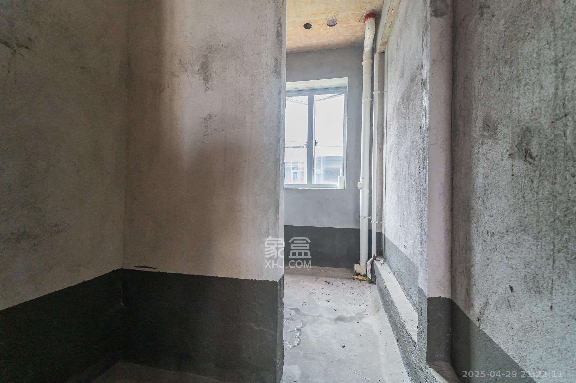 绿城美的明月江南  5室2厅3卫    190.0万 绿城美的明月江南  5室2厅3卫    190.0万其他