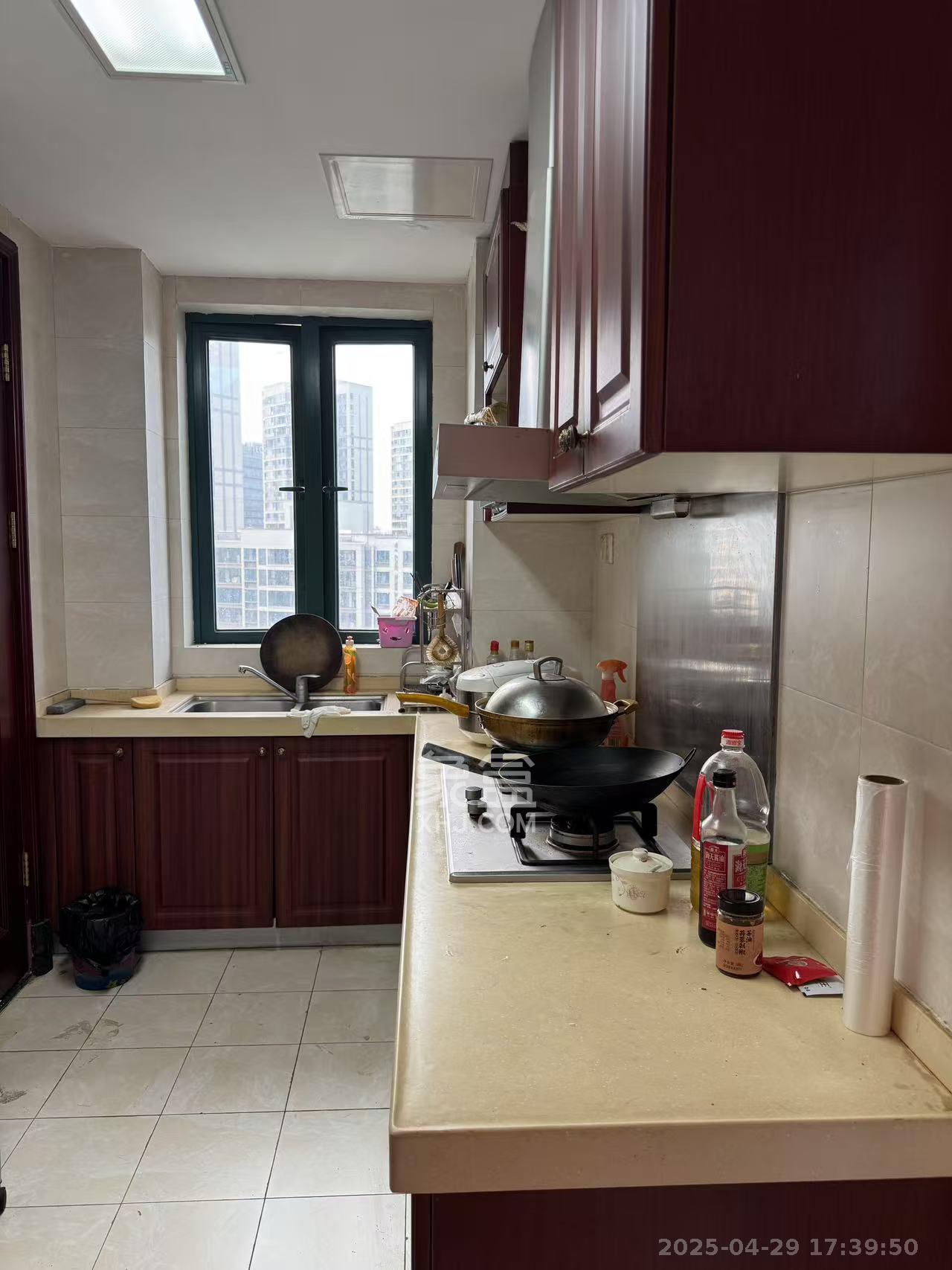 恒大御景湾 3室2厅2卫 3300.0元/月 恒大御景湾 3室2厅2卫 3300.0元/月室内图