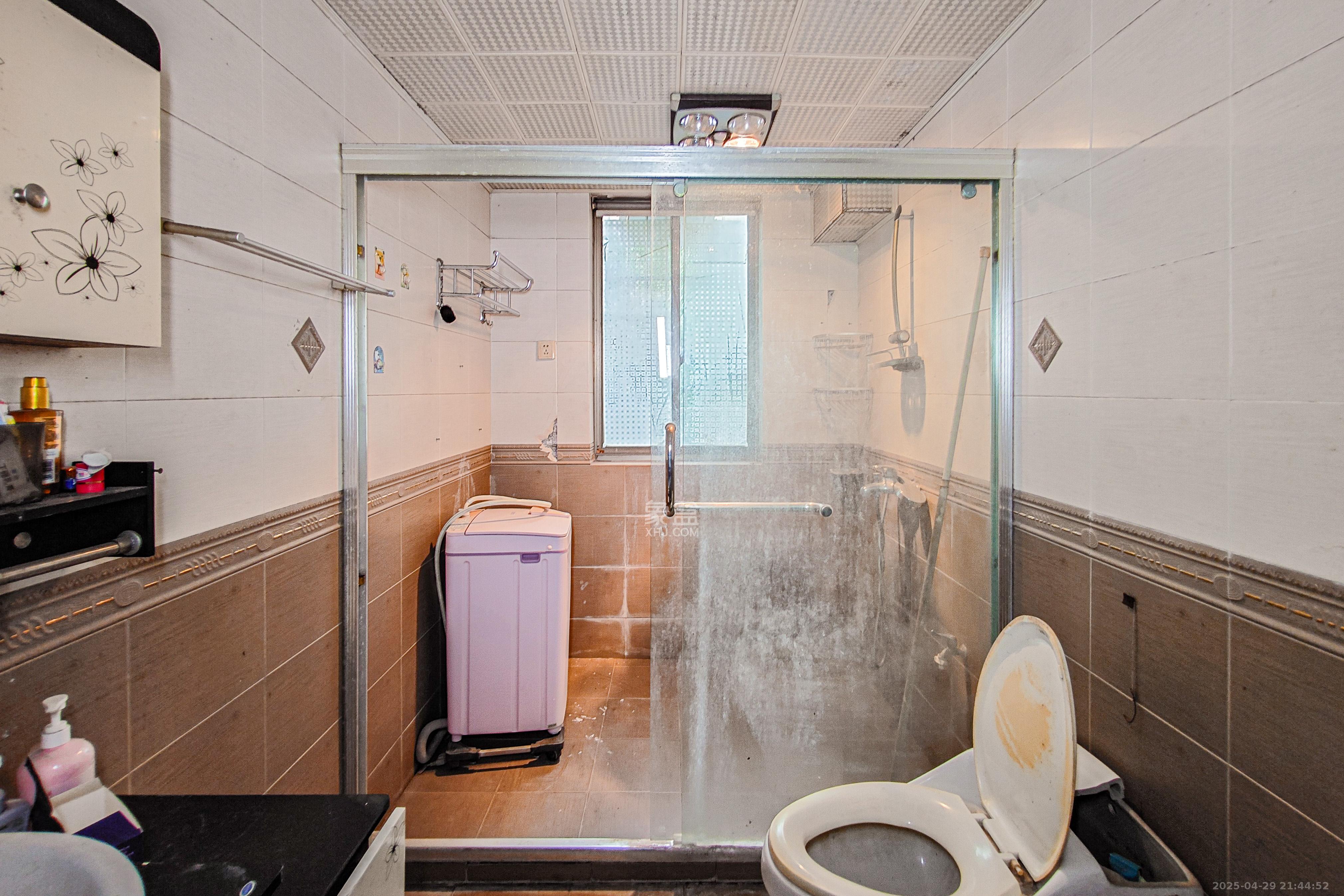 杨铭园  4室2厅2卫    88.0万 杨铭园  4室2厅2卫    88.0万卫生间